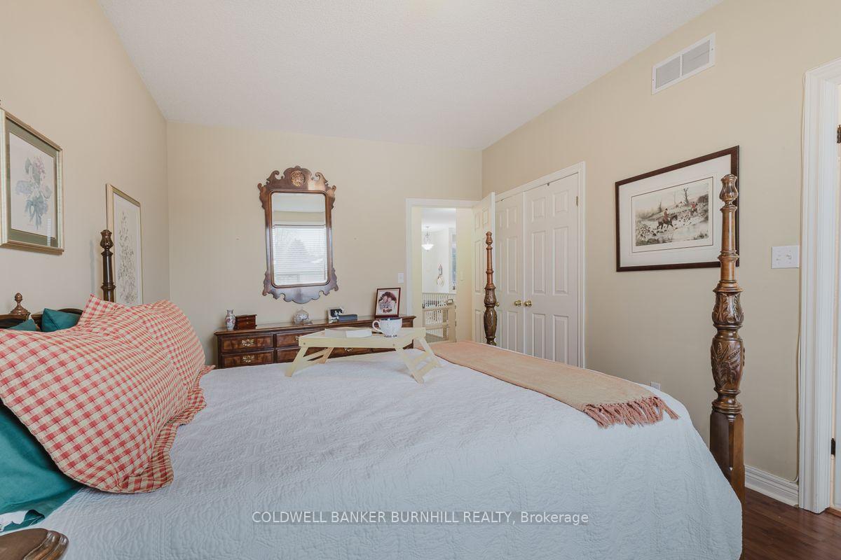 Photo 17 of 58 Twentyplace Boulevard, Hamilton, Mount Hope — HOMEH