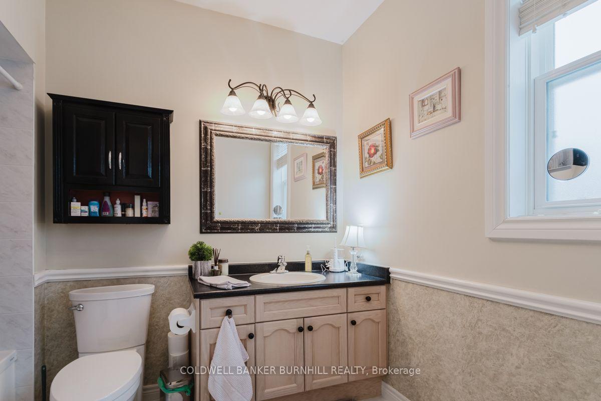 Photo 18 of 58 Twentyplace Boulevard, Hamilton, Mount Hope — HOMEH