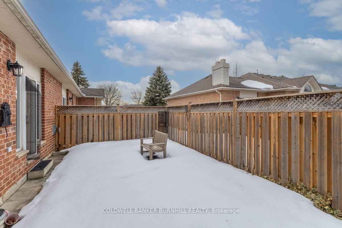 Photo 23 of 58 Twentyplace Boulevard, Hamilton, Mount Hope — HOMEH