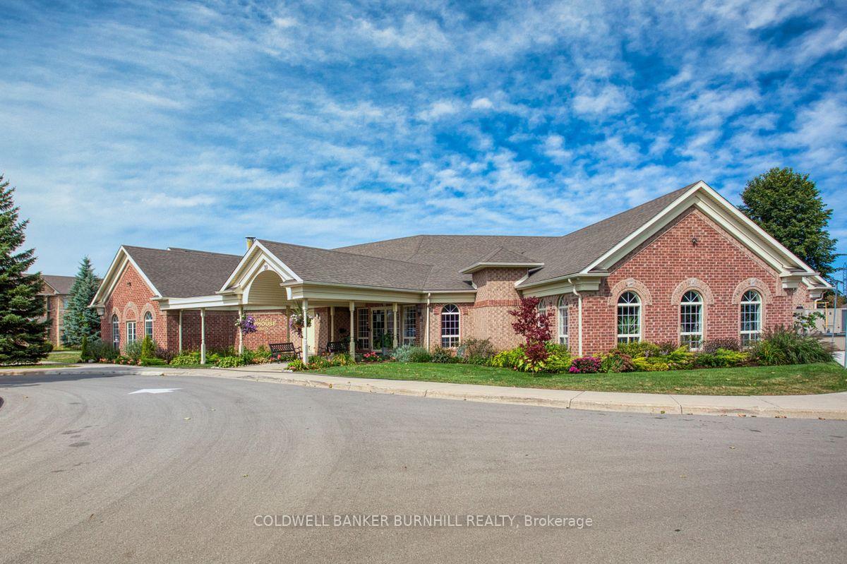Photo 26 of 58 Twentyplace Boulevard, Hamilton, Mount Hope — HOMEH
