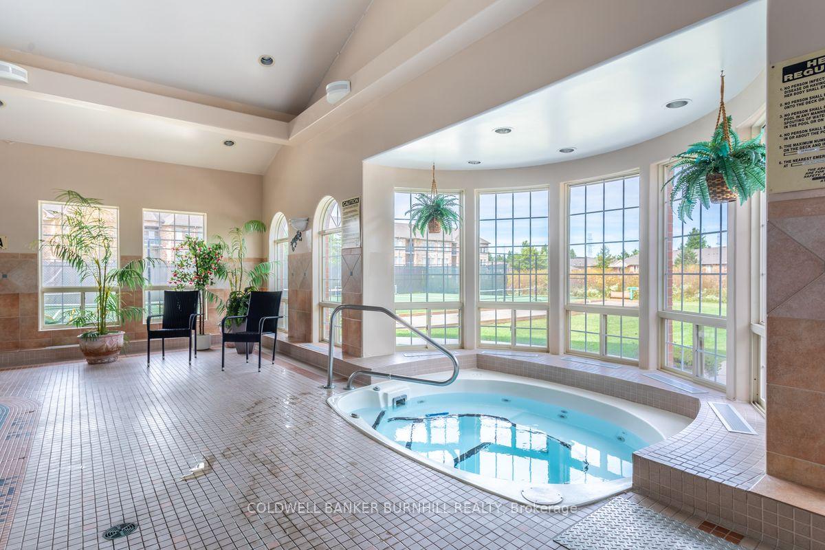 Photo 30 of 58 Twentyplace Boulevard, Hamilton, Mount Hope — HOMEH