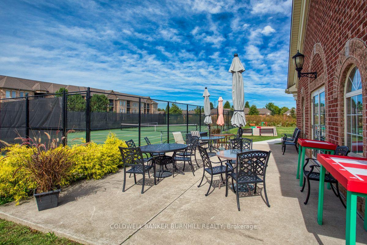 Photo 37 of 58 Twentyplace Boulevard, Hamilton, Mount Hope — HOMEH