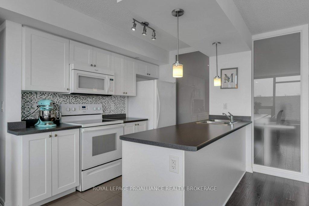 Photo 9 of Unit 701, 121 Queen Street, Kingston, East of Sir John A. Blvd — HOMEH