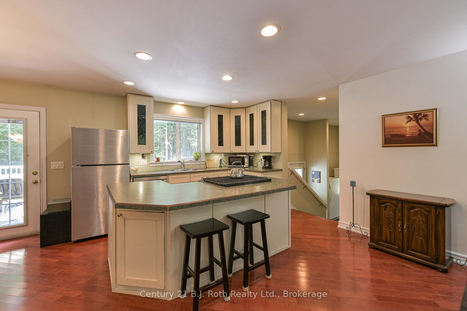 Photo 10 of 2289 Southwood Road, Gravenhurst, Morrison — HOMEH
