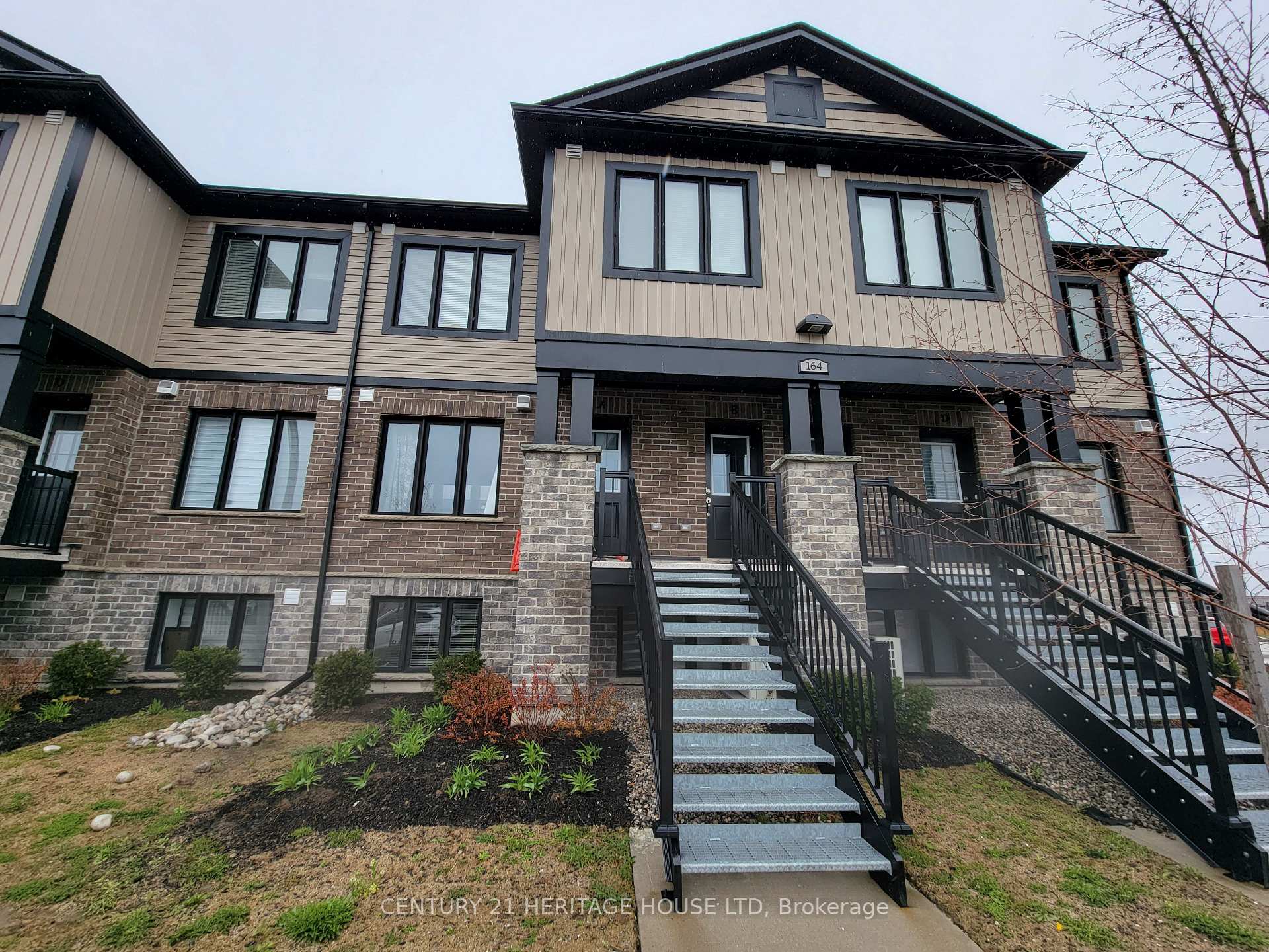 Front of Unit A, 164 Rochefort Street
