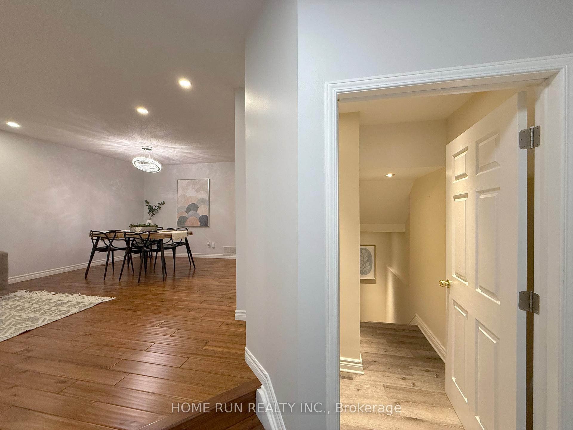 Photo 3 of 49 Deerfox Drive, Ottawa, Barrhaven - Longfields — HOMEH