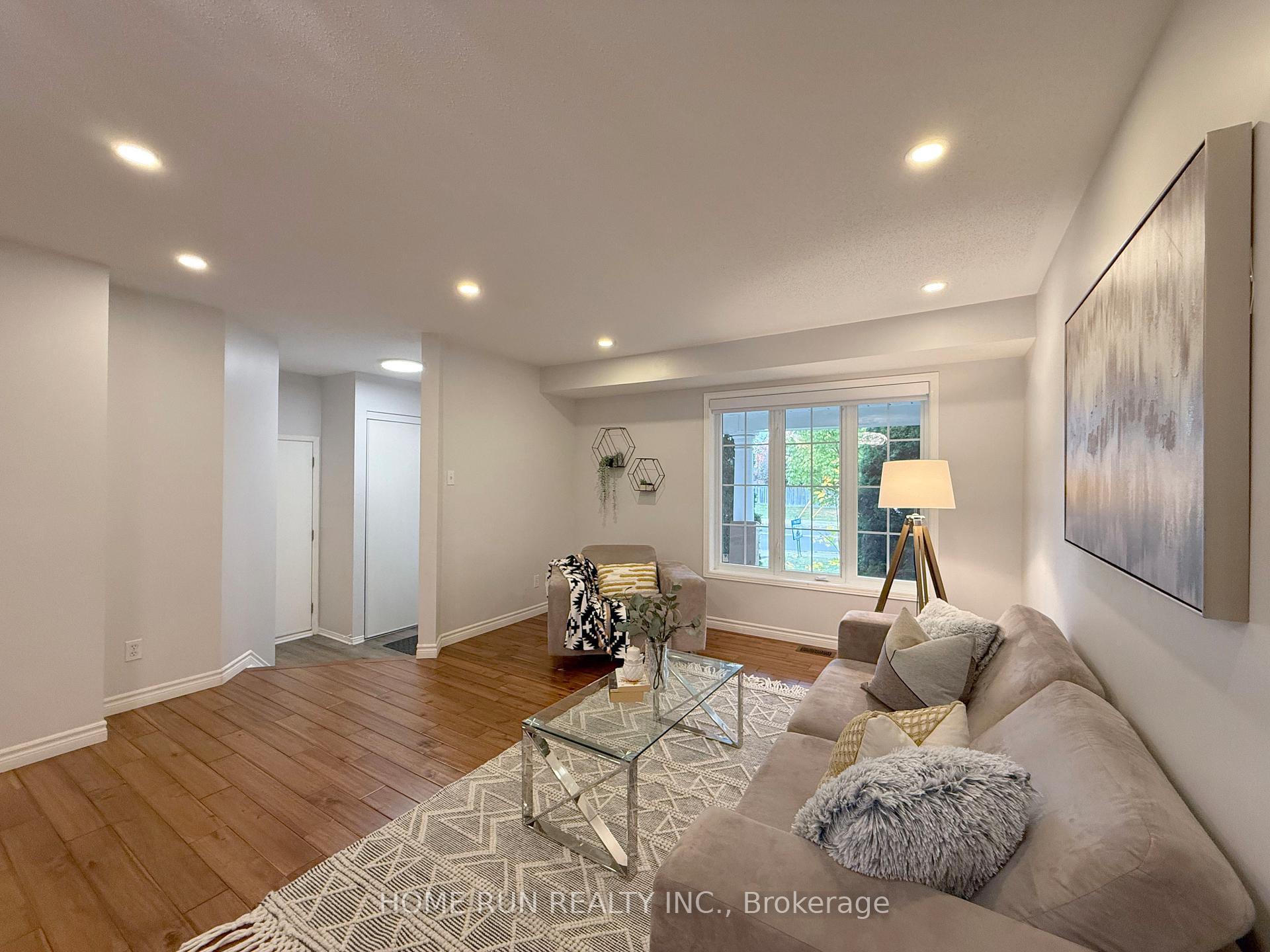 Photo 5 of 49 Deerfox Drive, Ottawa, Barrhaven - Longfields — HOMEH