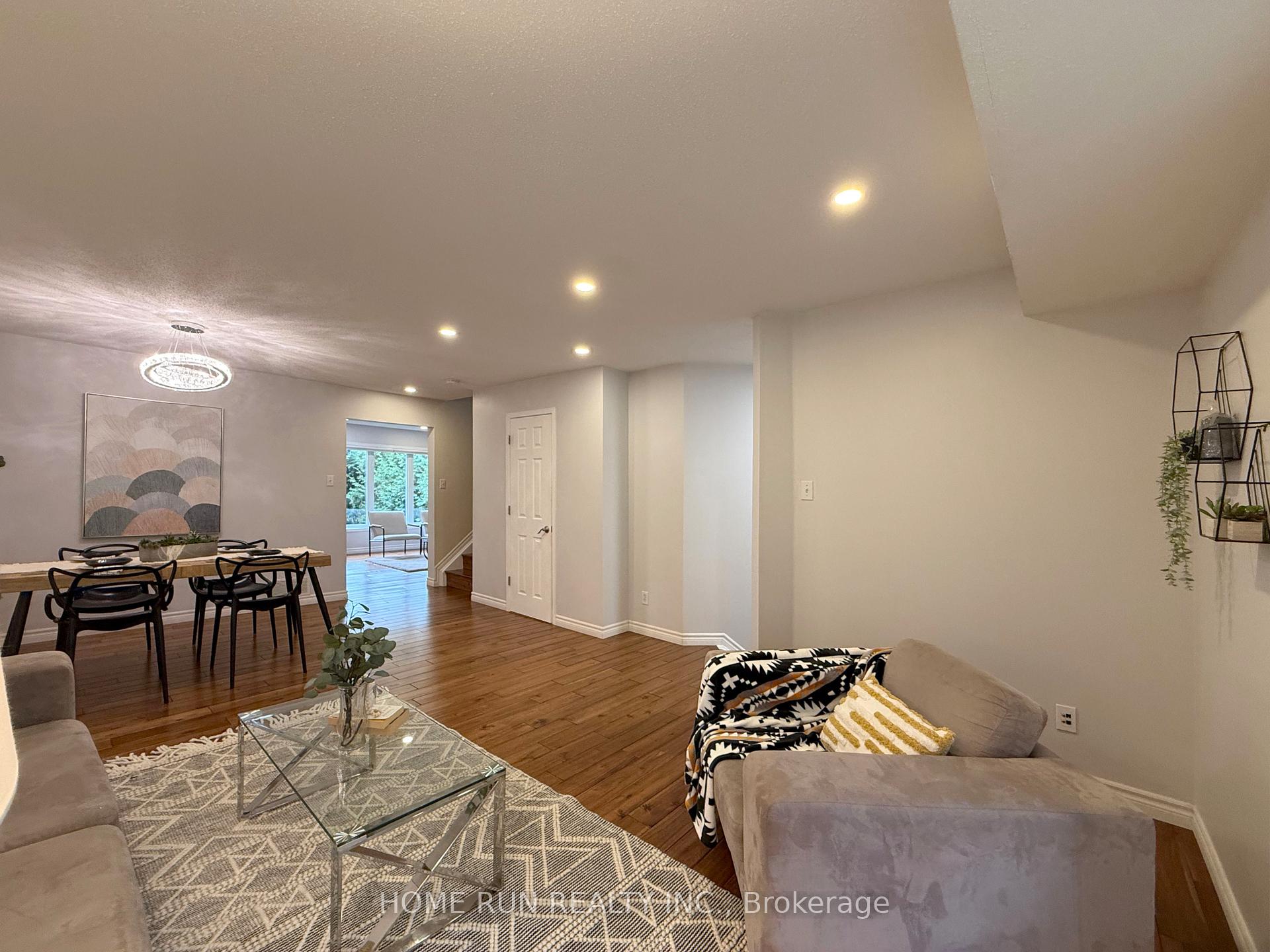 Photo 7 of 49 Deerfox Drive, Ottawa, Barrhaven - Longfields — HOMEH