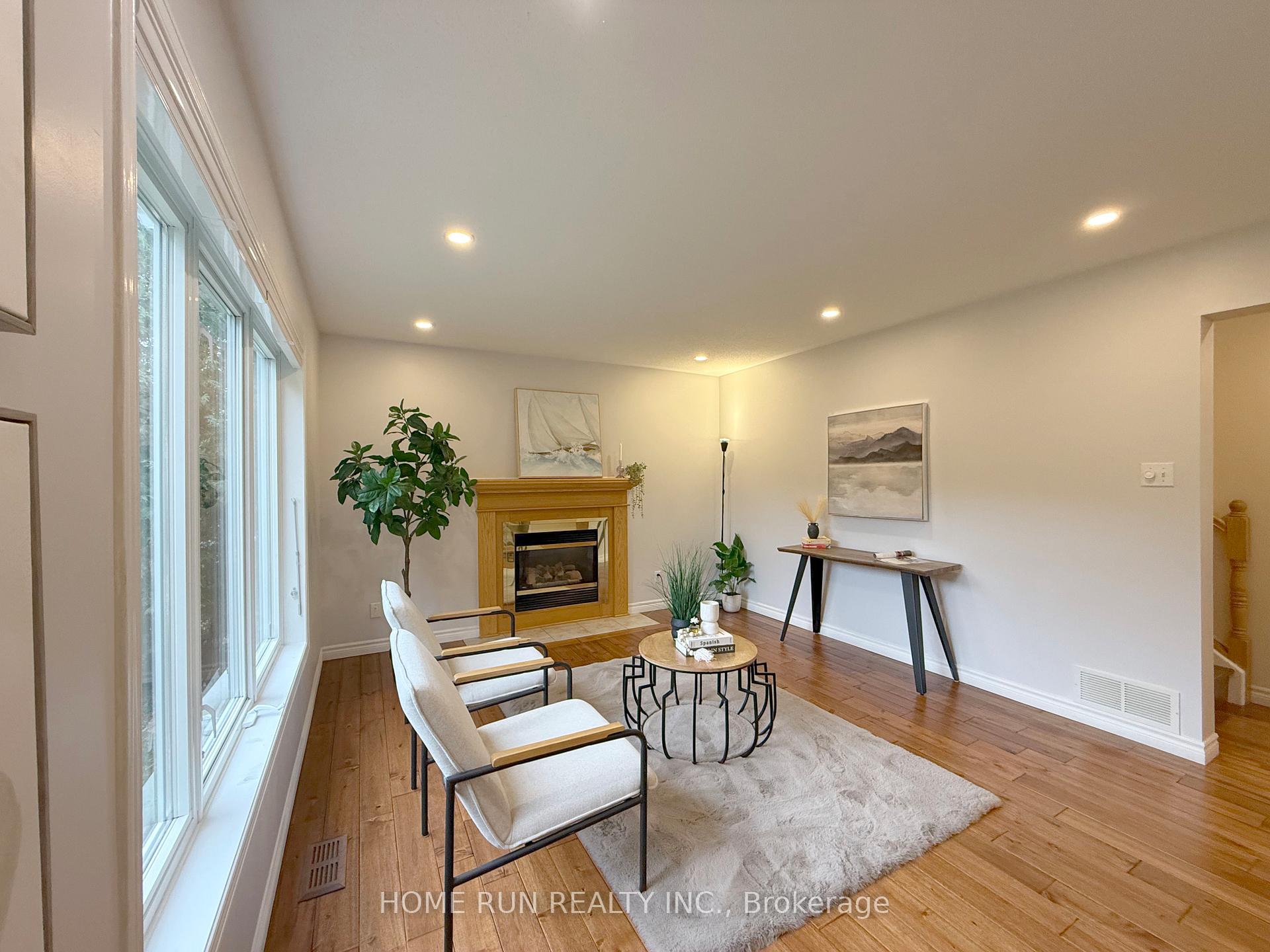 Photo 13 of 49 Deerfox Drive, Ottawa, Barrhaven - Longfields — HOMEH