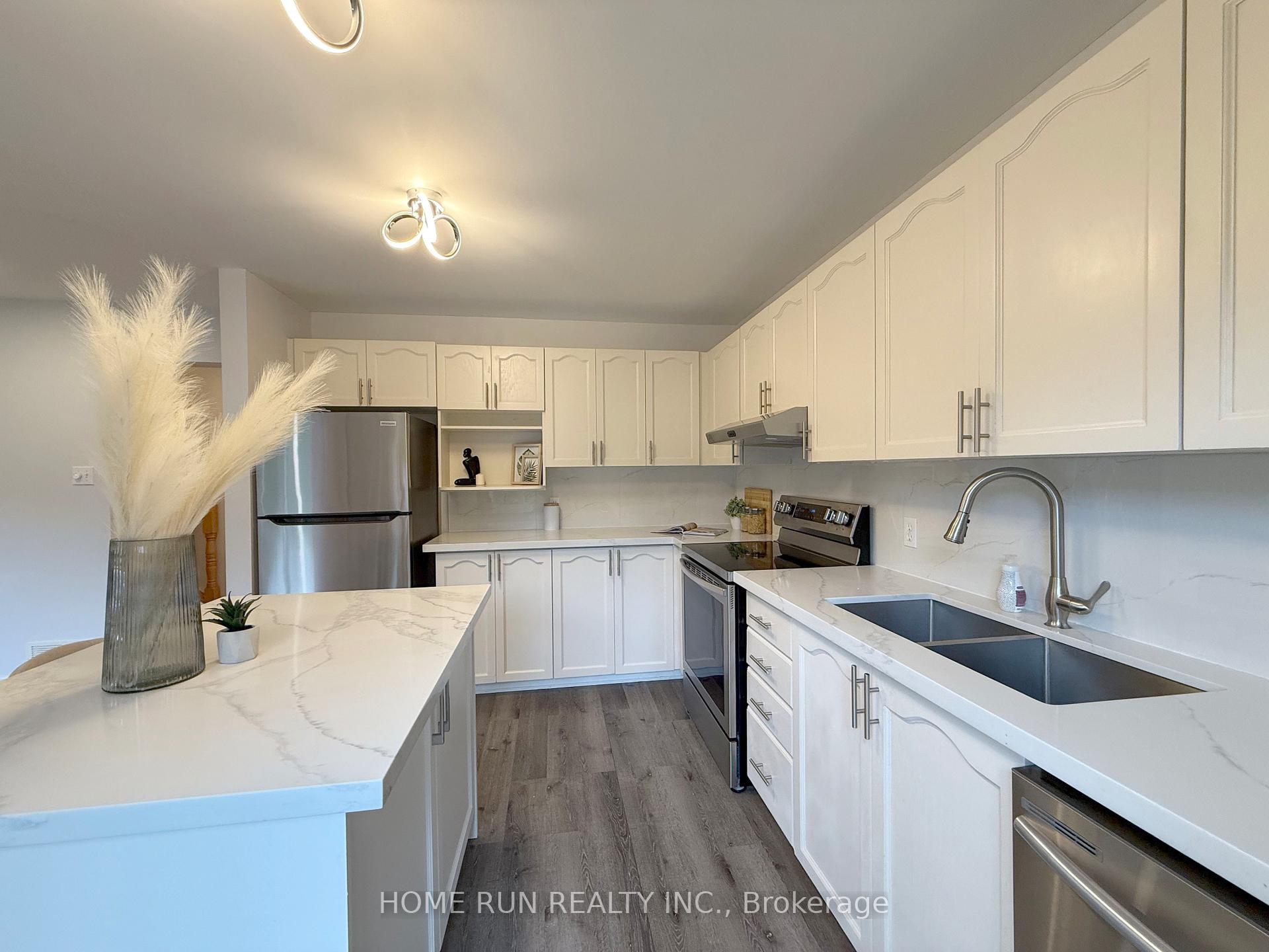 Photo 17 of 49 Deerfox Drive, Ottawa, Barrhaven - Longfields — HOMEH
