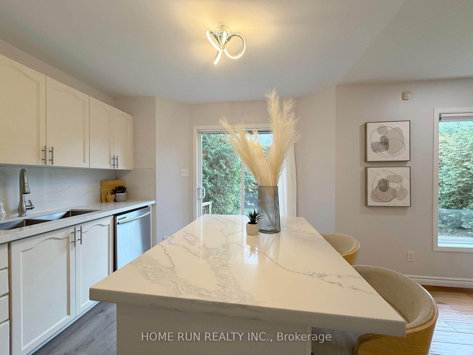 Photo 20 of 49 Deerfox Drive, Ottawa, Barrhaven - Longfields — HOMEH
