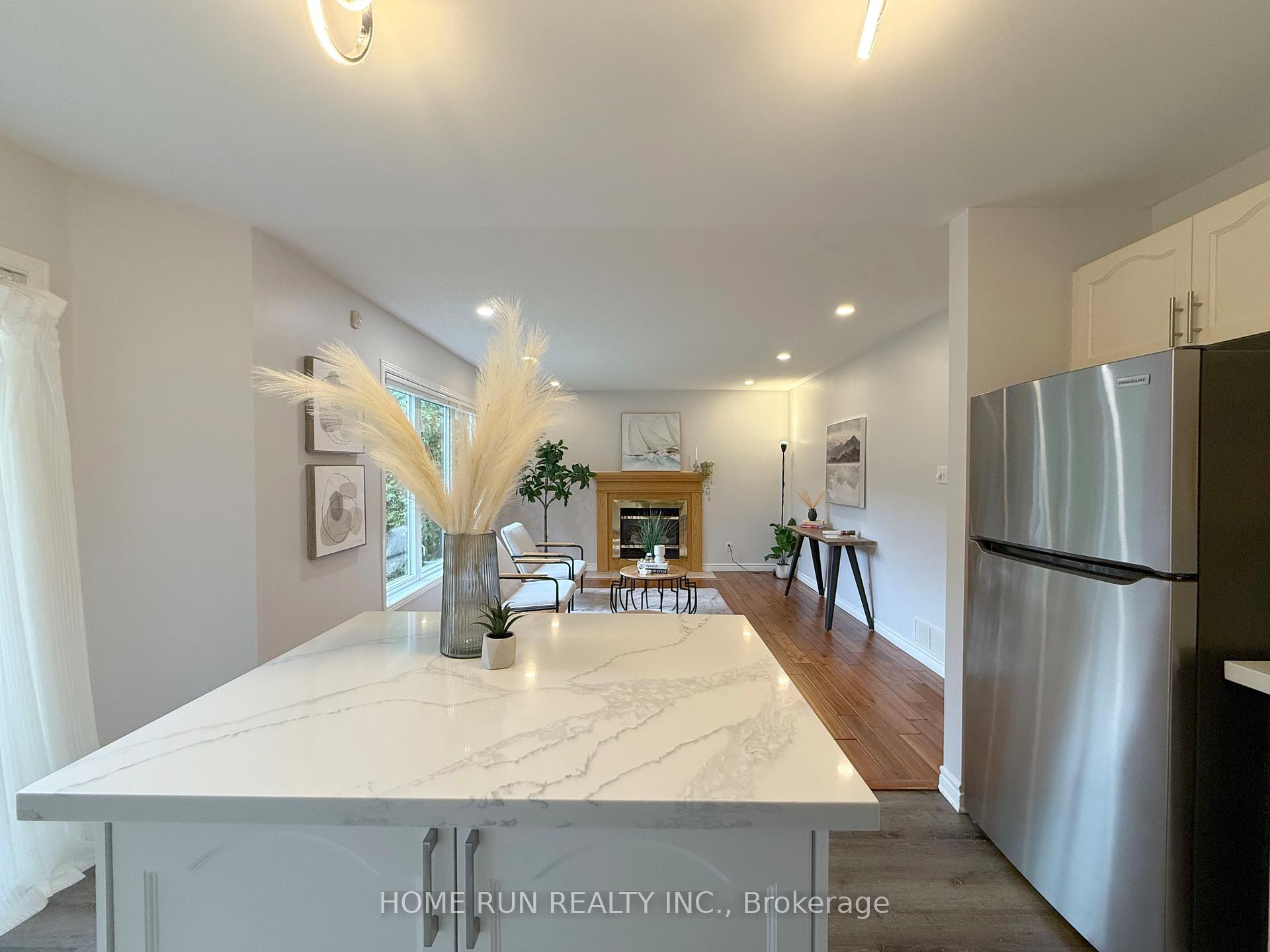 Photo 21 of 49 Deerfox Drive, Ottawa, Barrhaven - Longfields — HOMEH