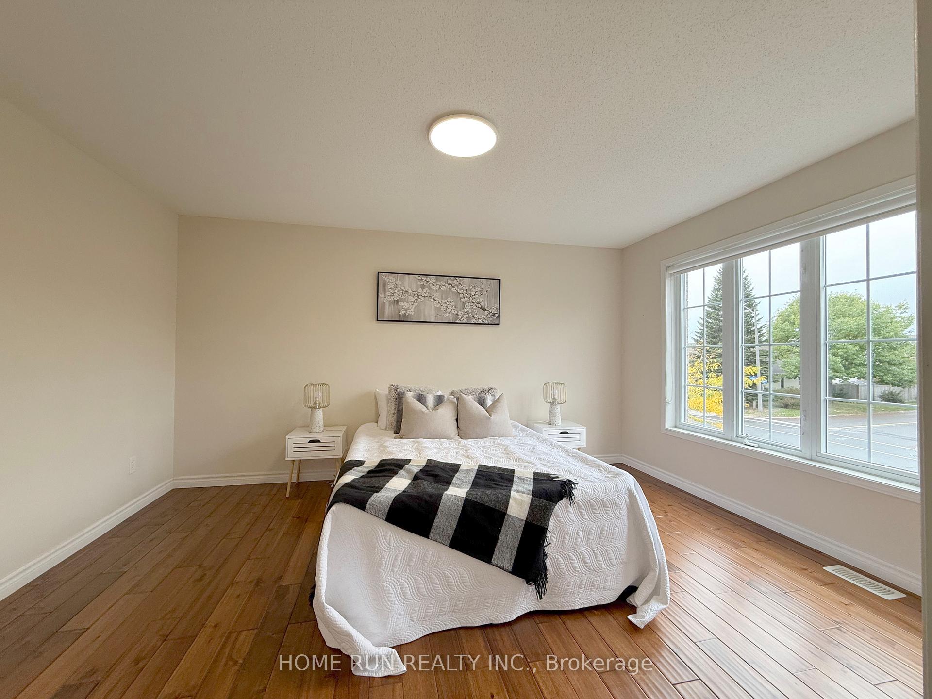 Photo 24 of 49 Deerfox Drive, Ottawa, Barrhaven - Longfields — HOMEH