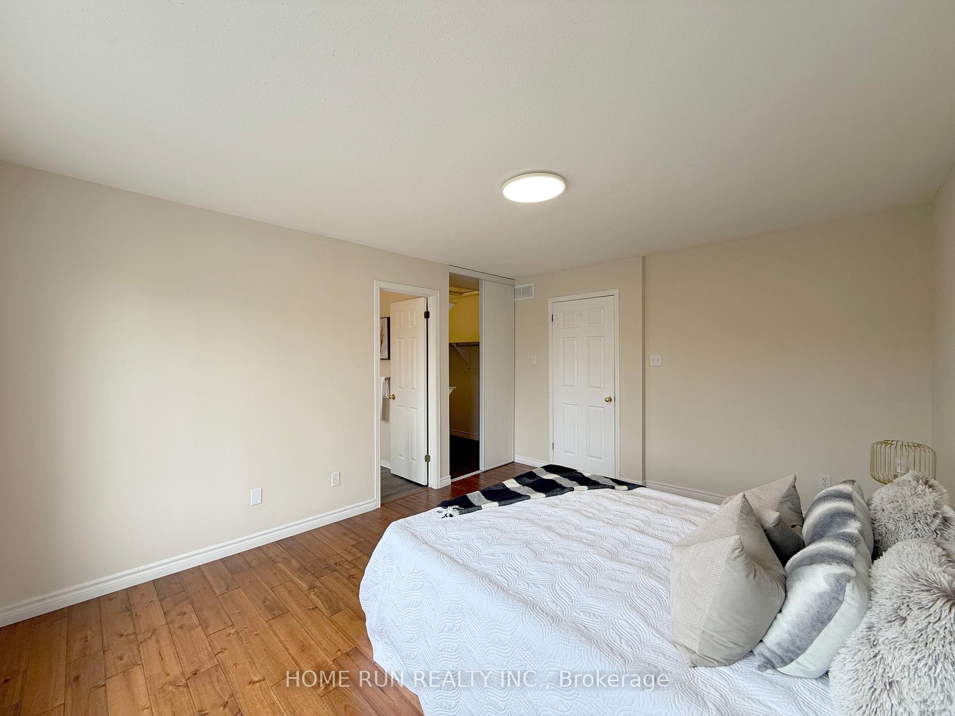 Photo 25 of 49 Deerfox Drive, Ottawa, Barrhaven - Longfields — HOMEH