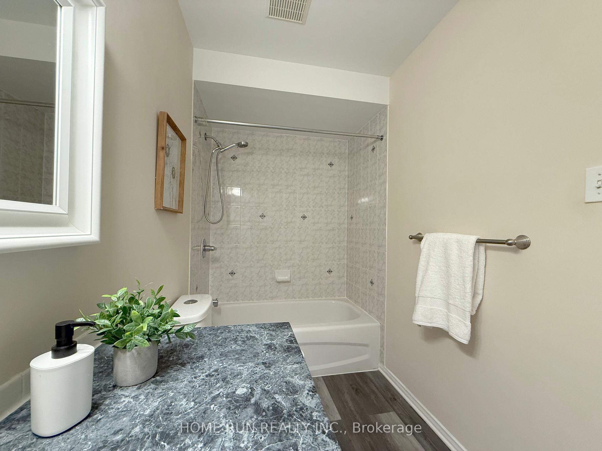 Photo 35 of 49 Deerfox Drive, Ottawa, Barrhaven - Longfields — HOMEH