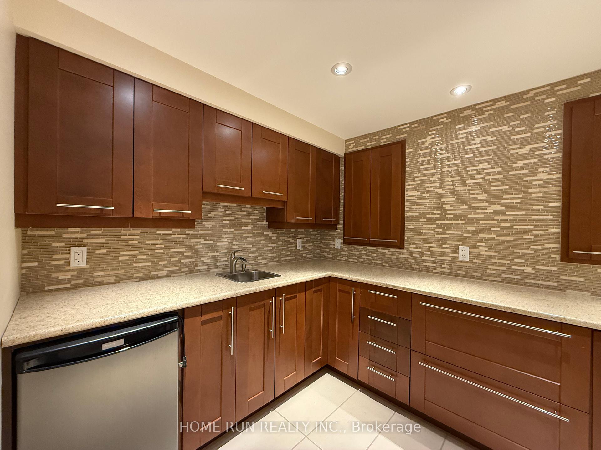Photo 37 of 49 Deerfox Drive, Ottawa, Barrhaven - Longfields — HOMEH