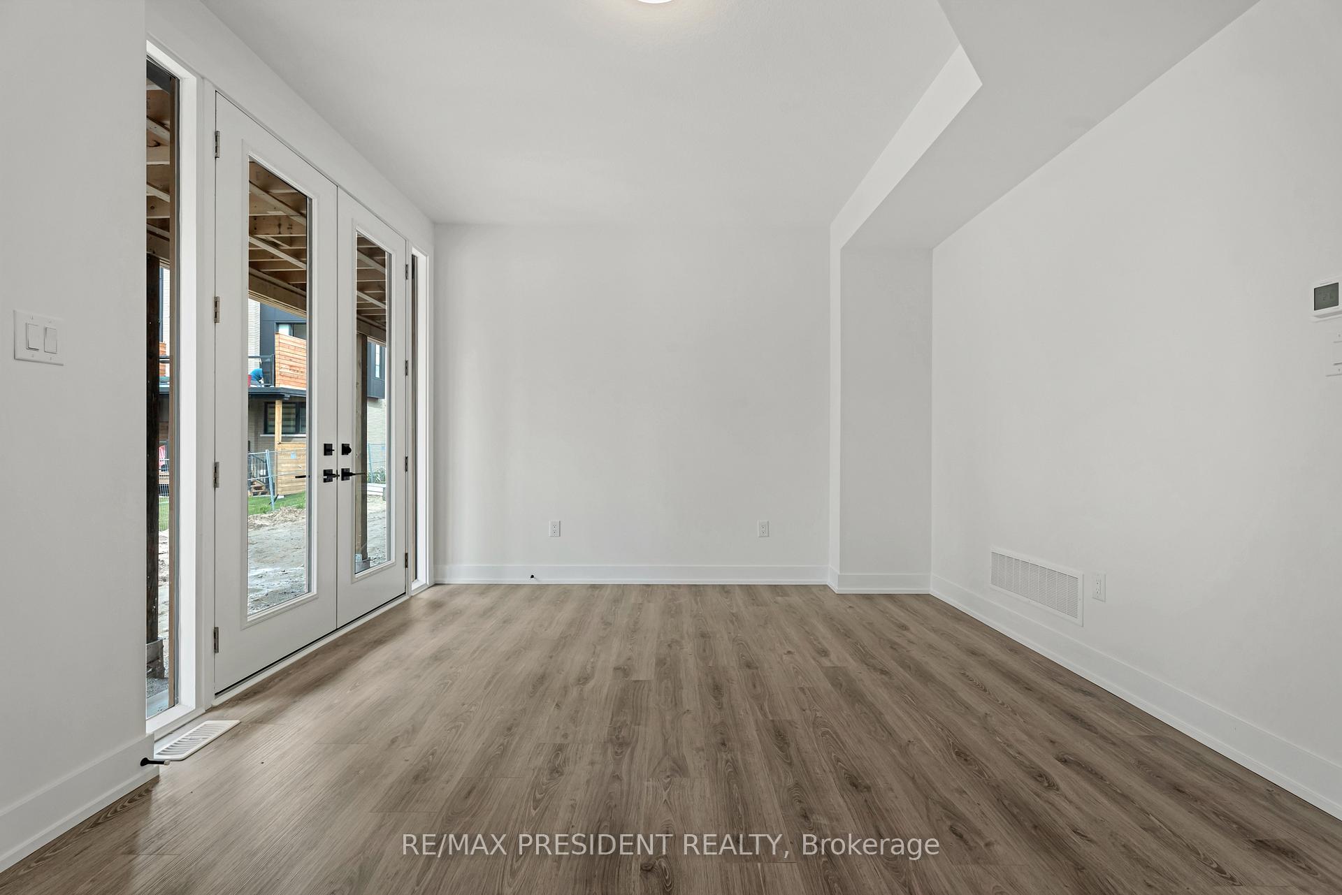 Front of Unit 48, 2273 Turnberry Road