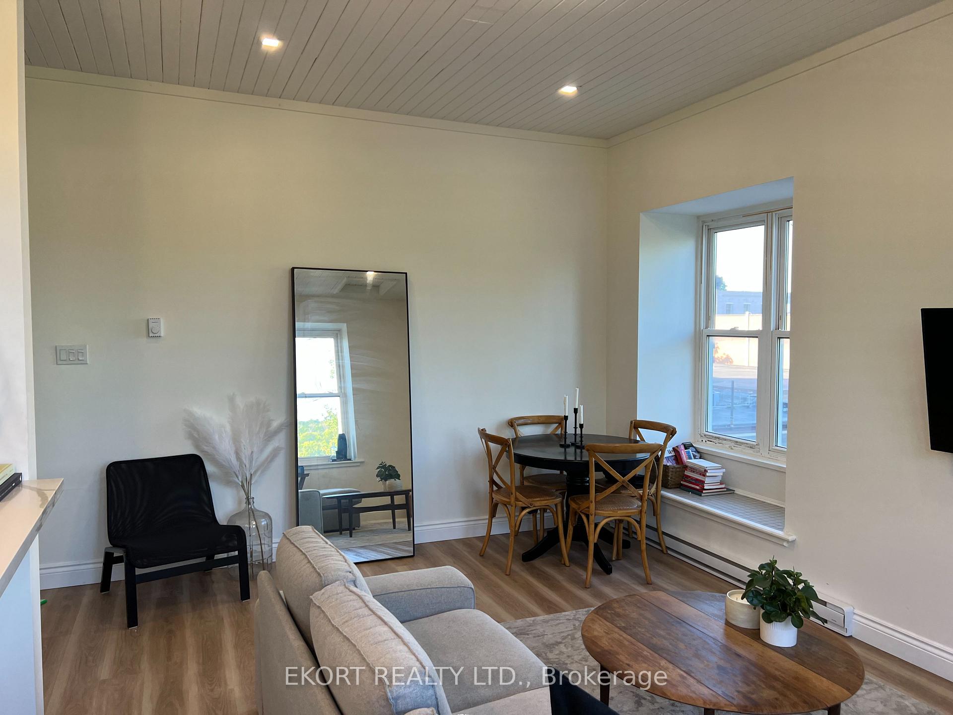 Photo 5 of Unit 10, 254 Main Street, Prince Edward County, Picton Ward — HOMEH