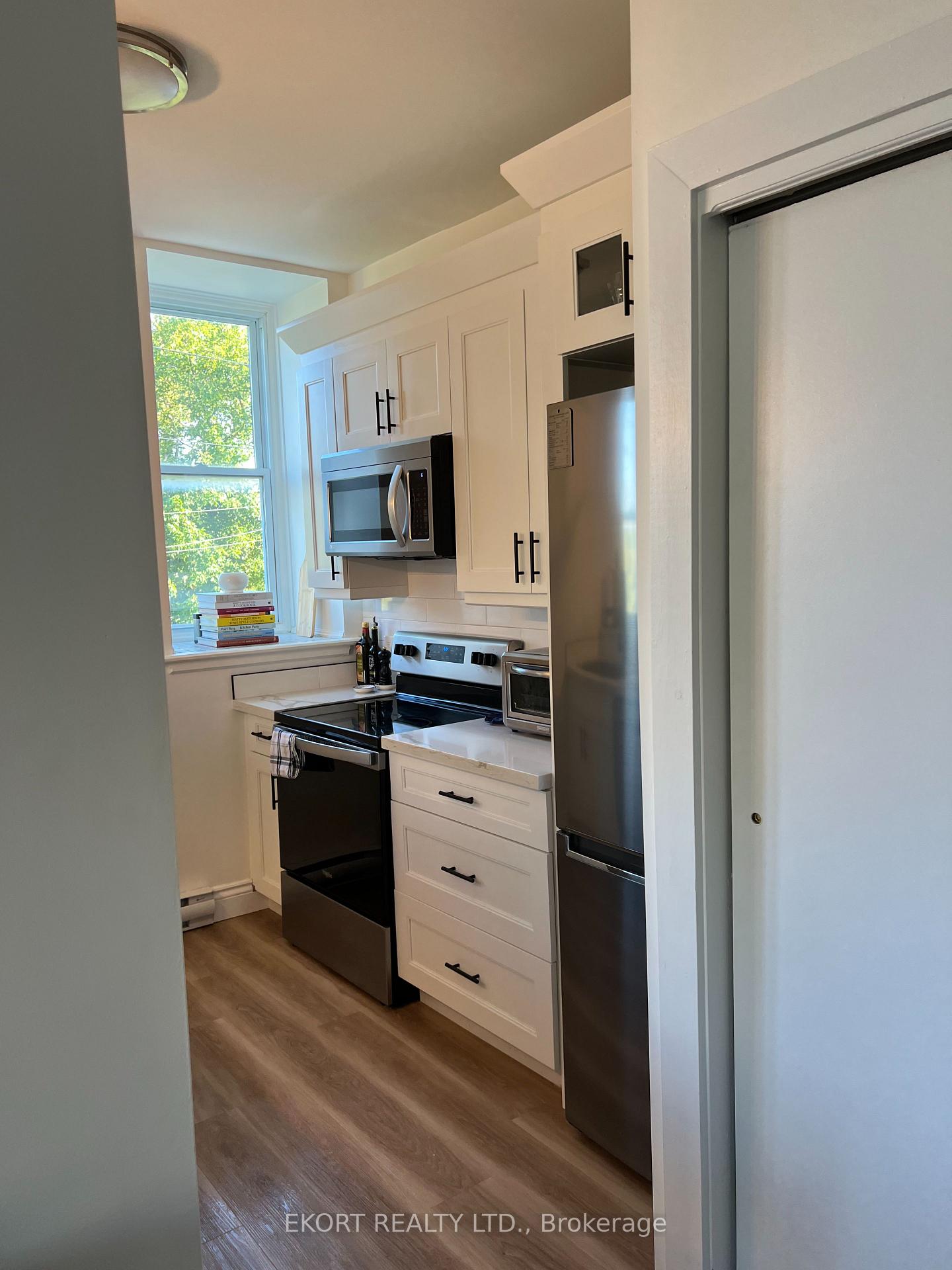 Photo 7 of Unit 10, 254 Main Street, Prince Edward County, Picton Ward — HOMEH