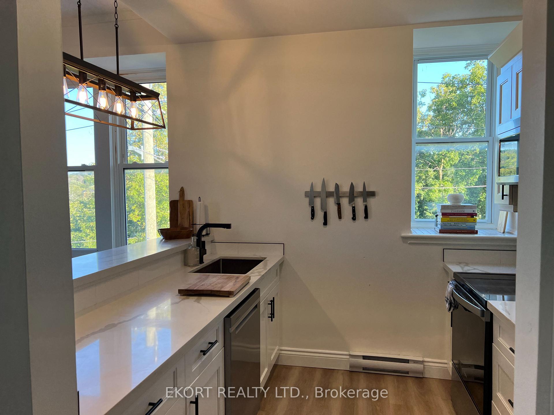 Photo 8 of Unit 10, 254 Main Street, Prince Edward County, Picton Ward — HOMEH