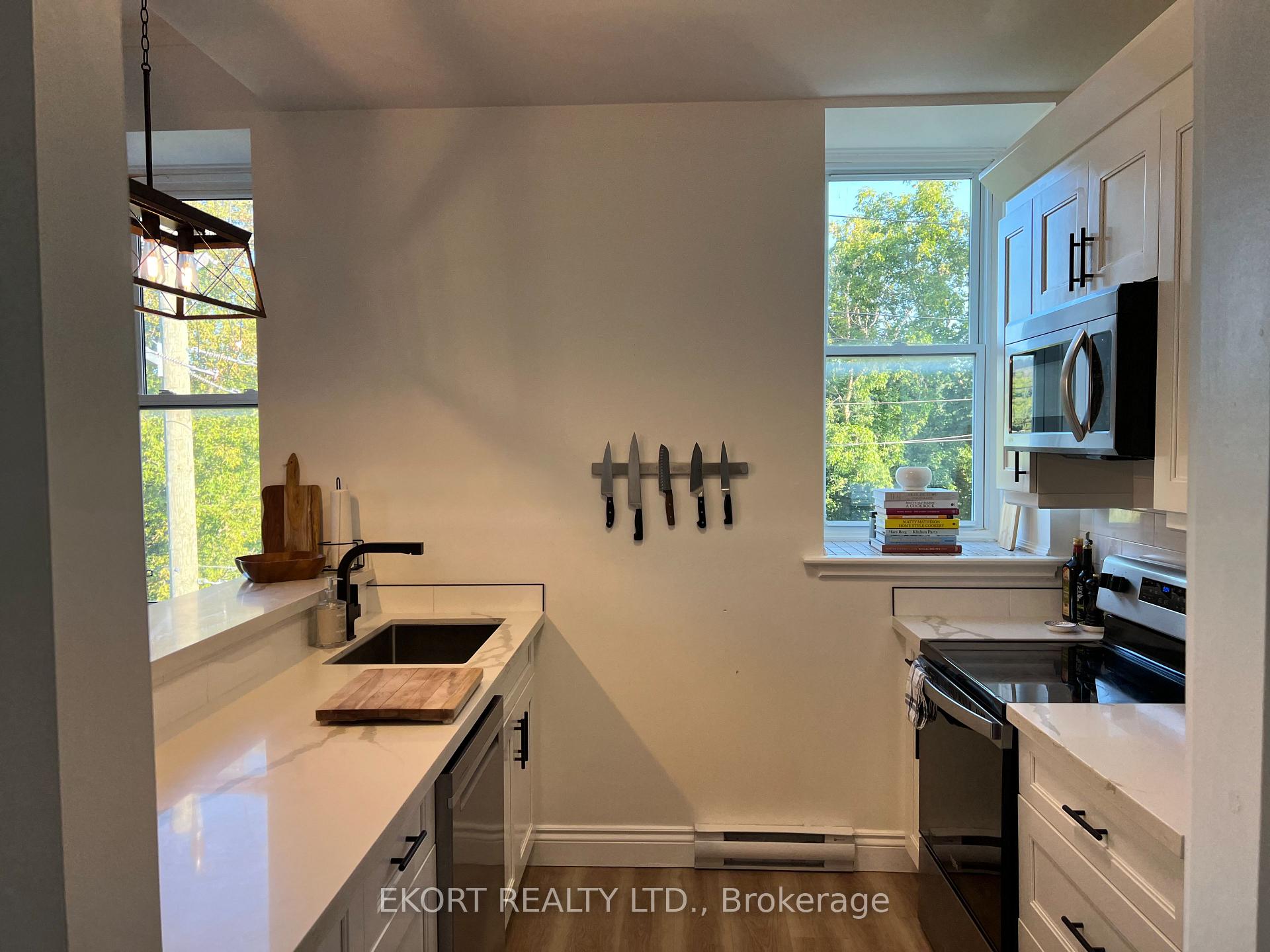 Photo 9 of Unit 10, 254 Main Street, Prince Edward County, Picton Ward — HOMEH