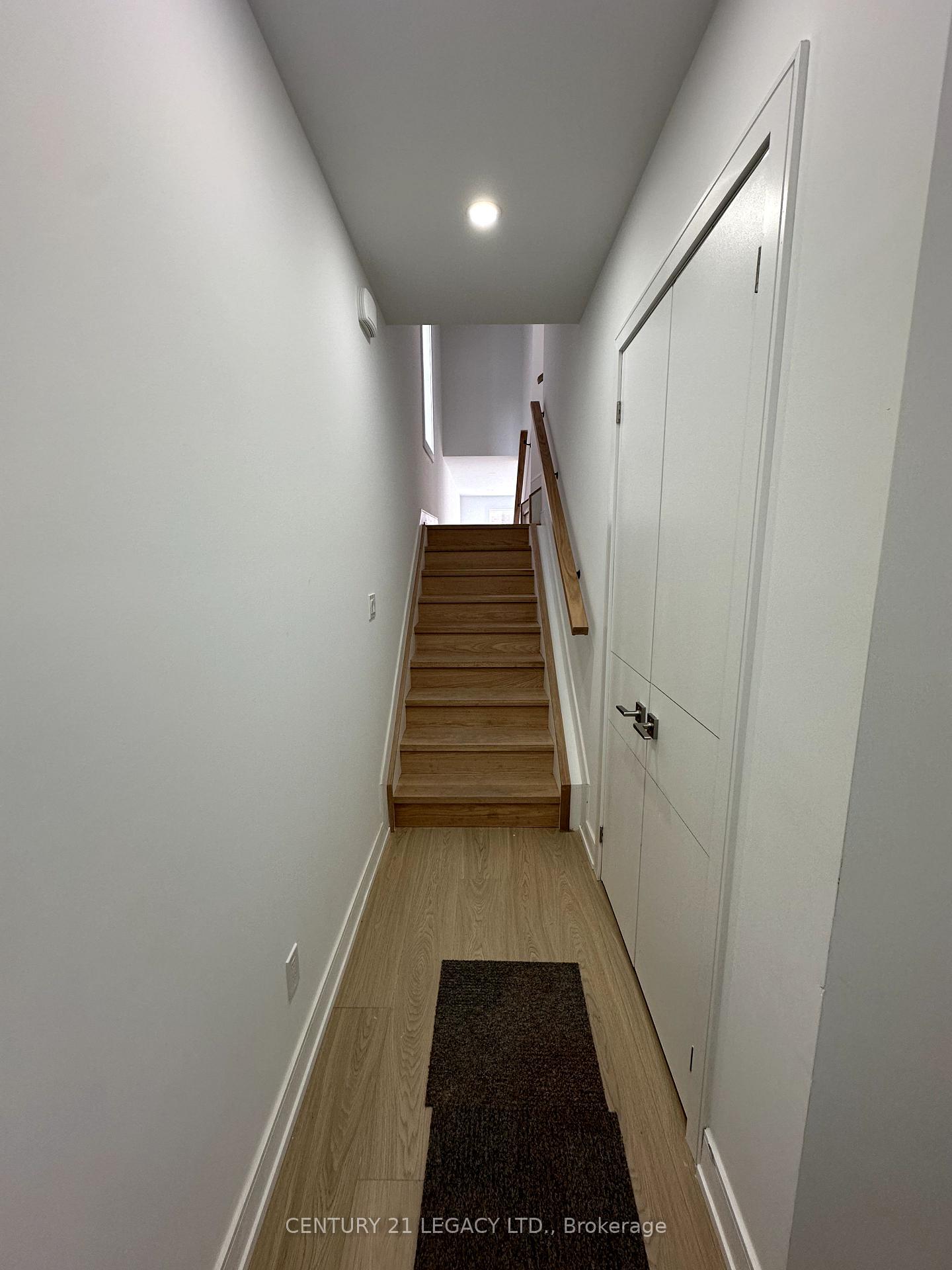 Photo 5 of 45 Desiree Place, Caledon, Bolton West — HOMEH