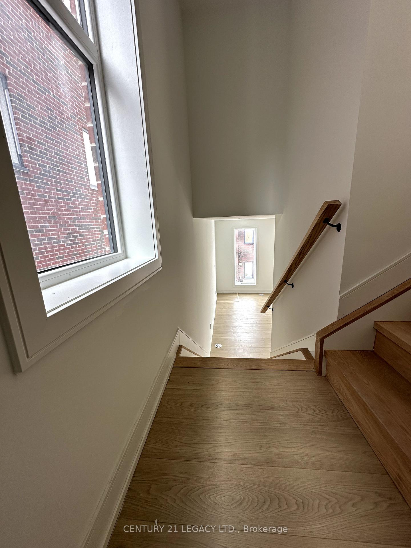 Photo 6 of 45 Desiree Place, Caledon, Bolton West — HOMEH