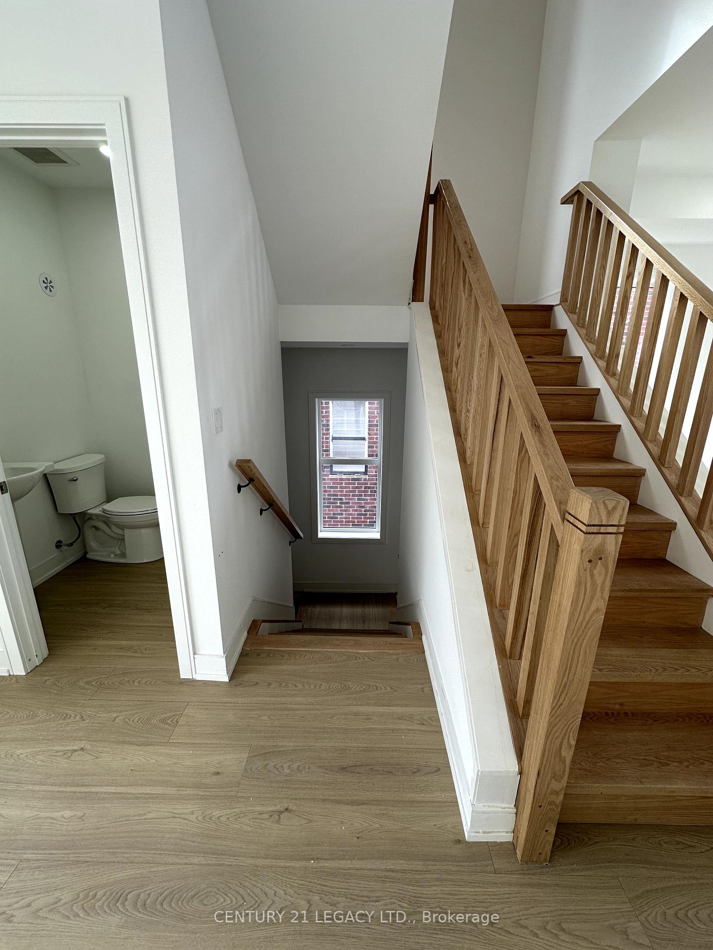 Photo 11 of 45 Desiree Place, Caledon, Bolton West — HOMEH