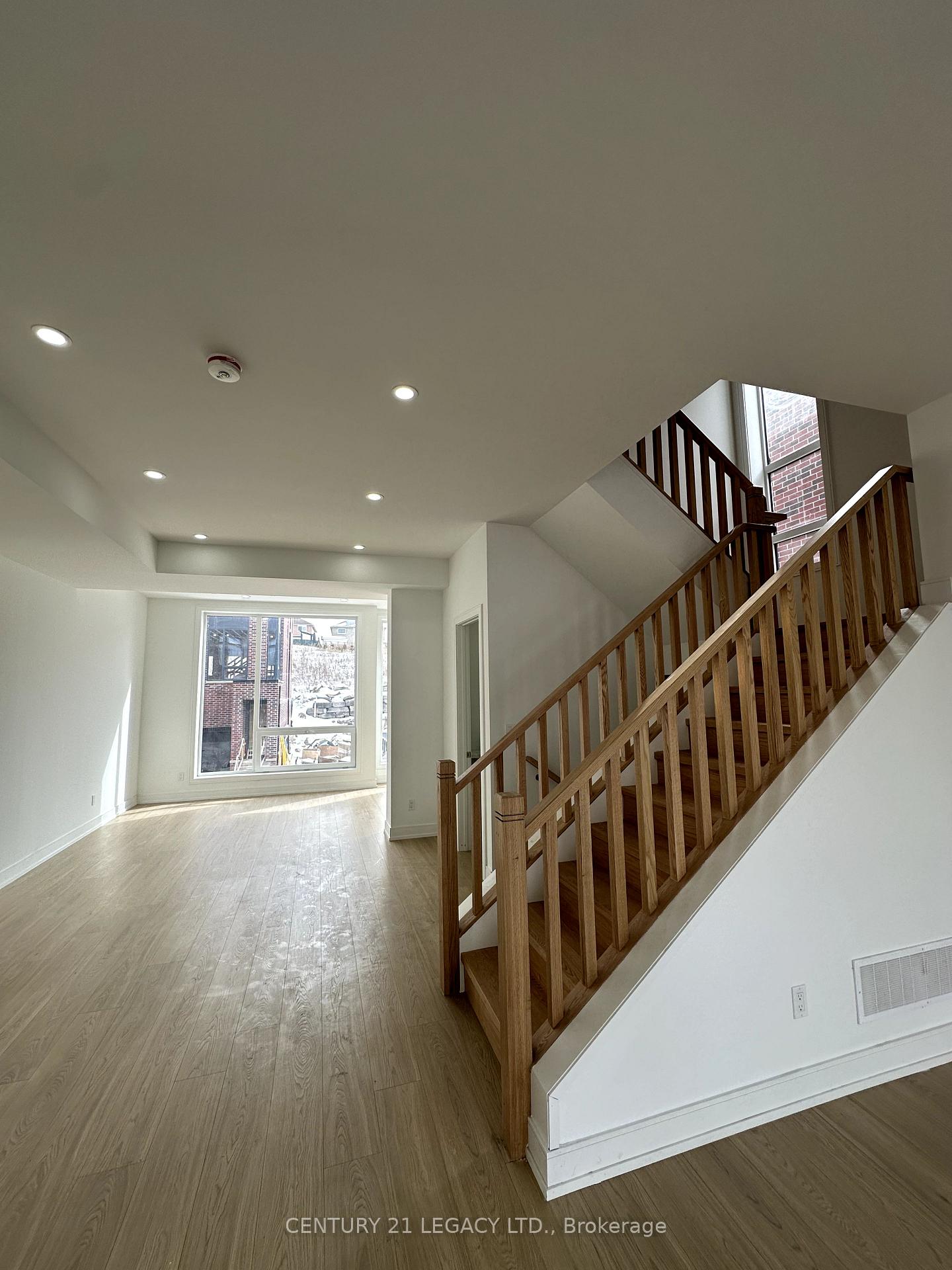 Photo 13 of 45 Desiree Place, Caledon, Bolton West — HOMEH
