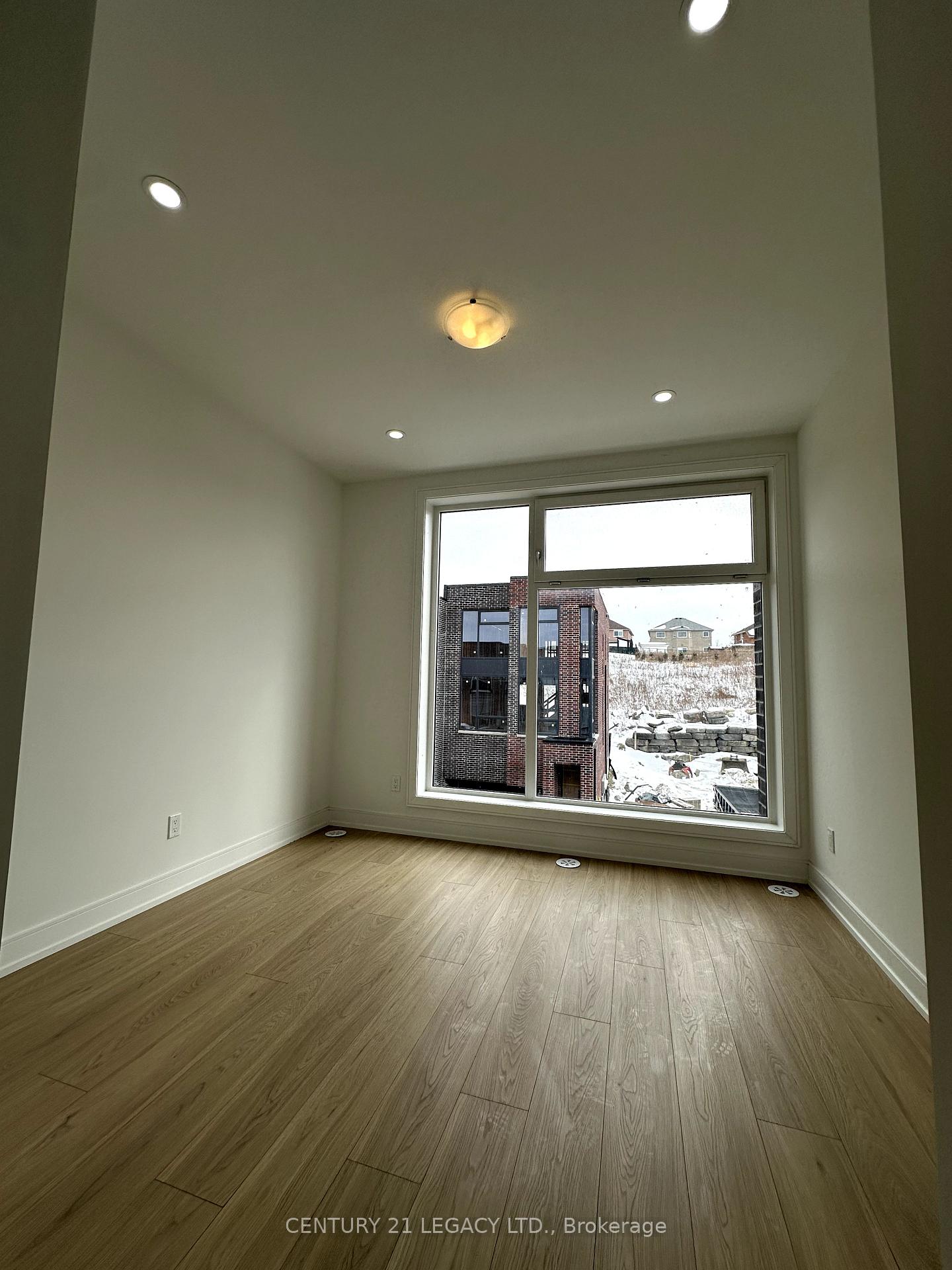 Photo 18 of 45 Desiree Place, Caledon, Bolton West — HOMEH