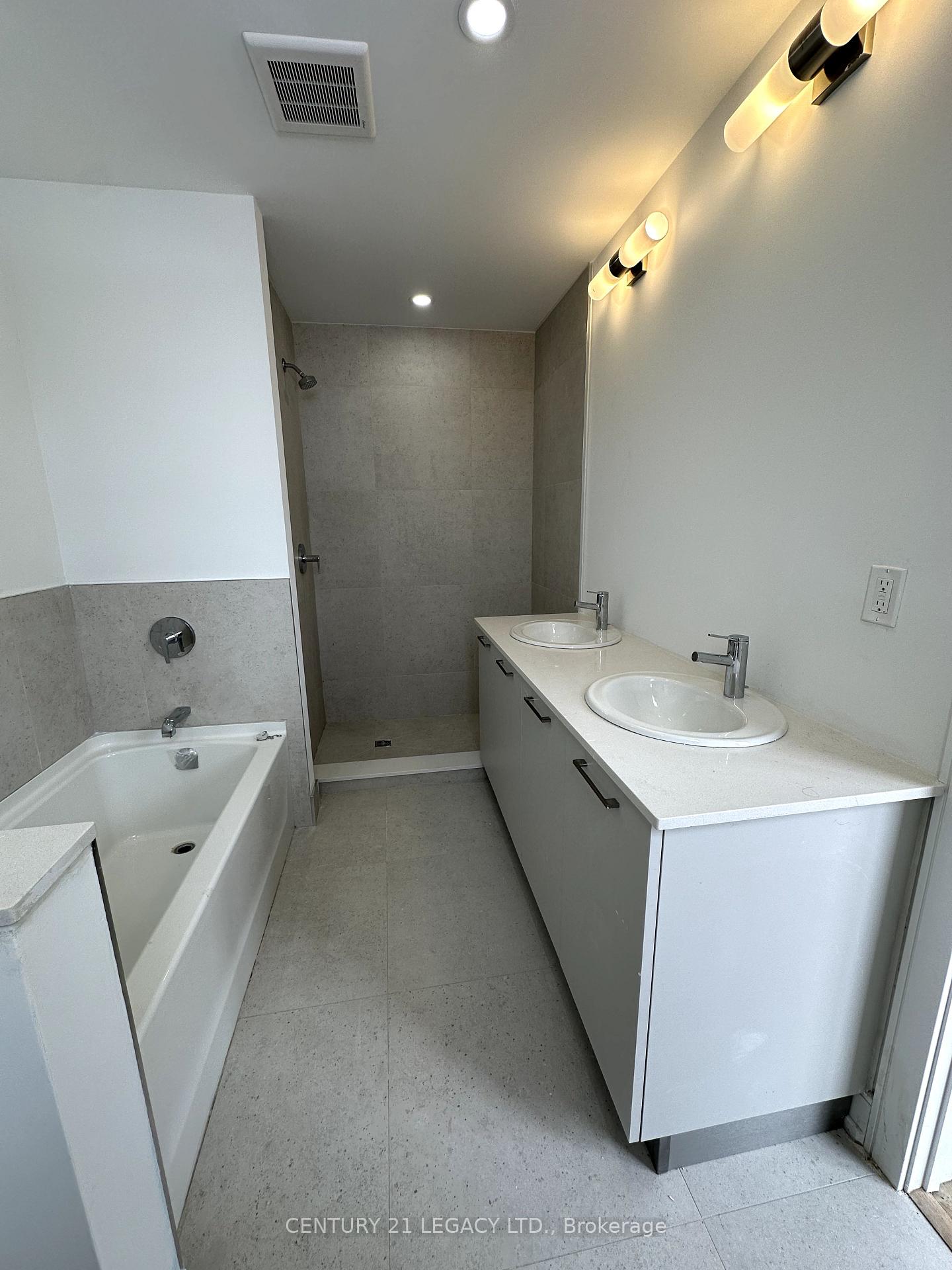 Photo 21 of 45 Desiree Place, Caledon, Bolton West — HOMEH