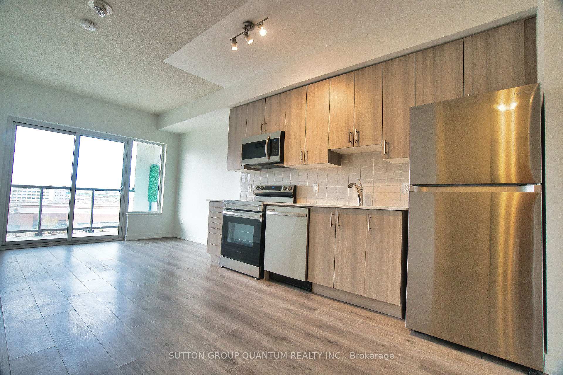Photo 7 of Unit 604, 1480 Bayly Street, Pickering, Bay Ridges — HOMEH