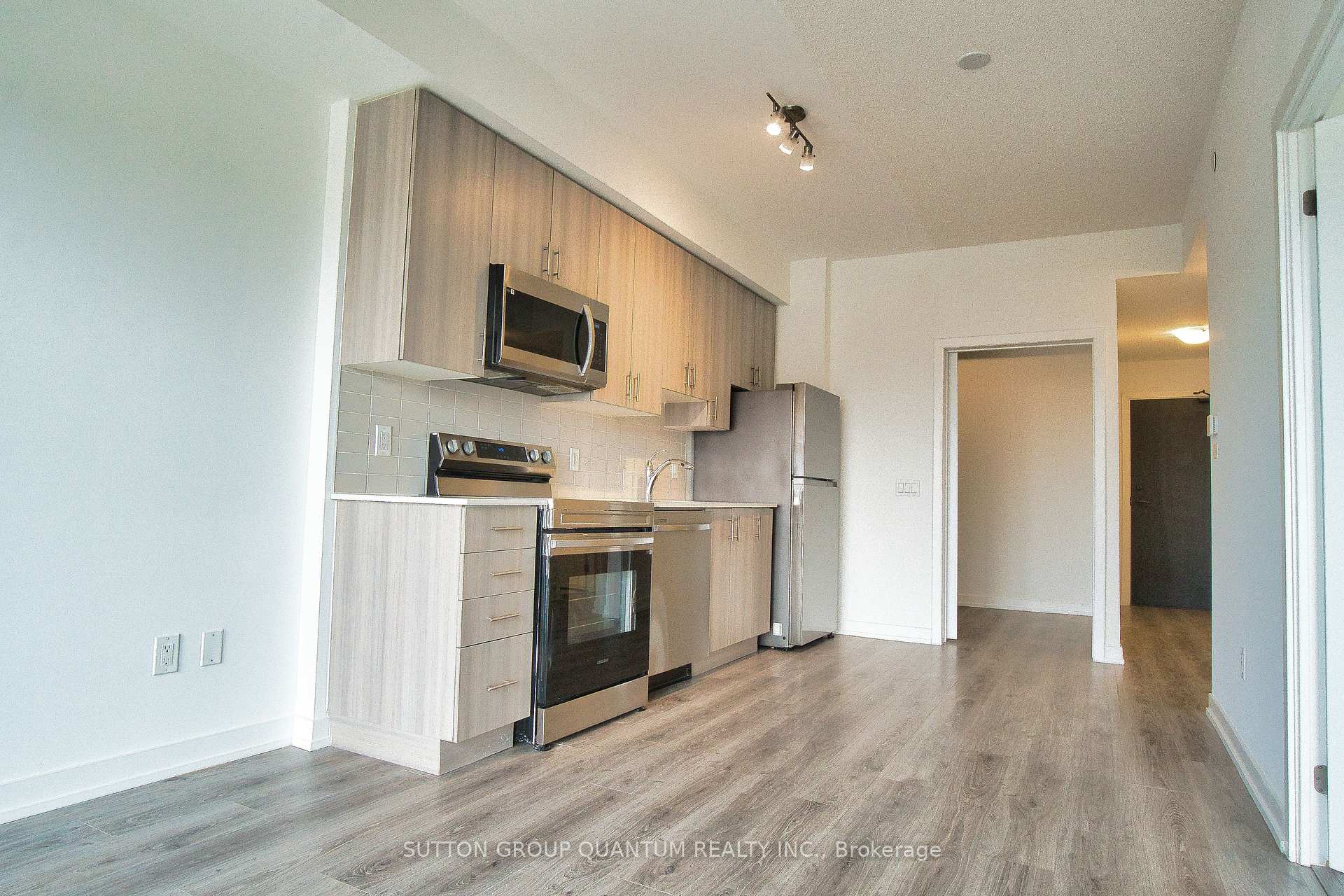 Photo 10 of Unit 604, 1480 Bayly Street, Pickering, Bay Ridges — HOMEH