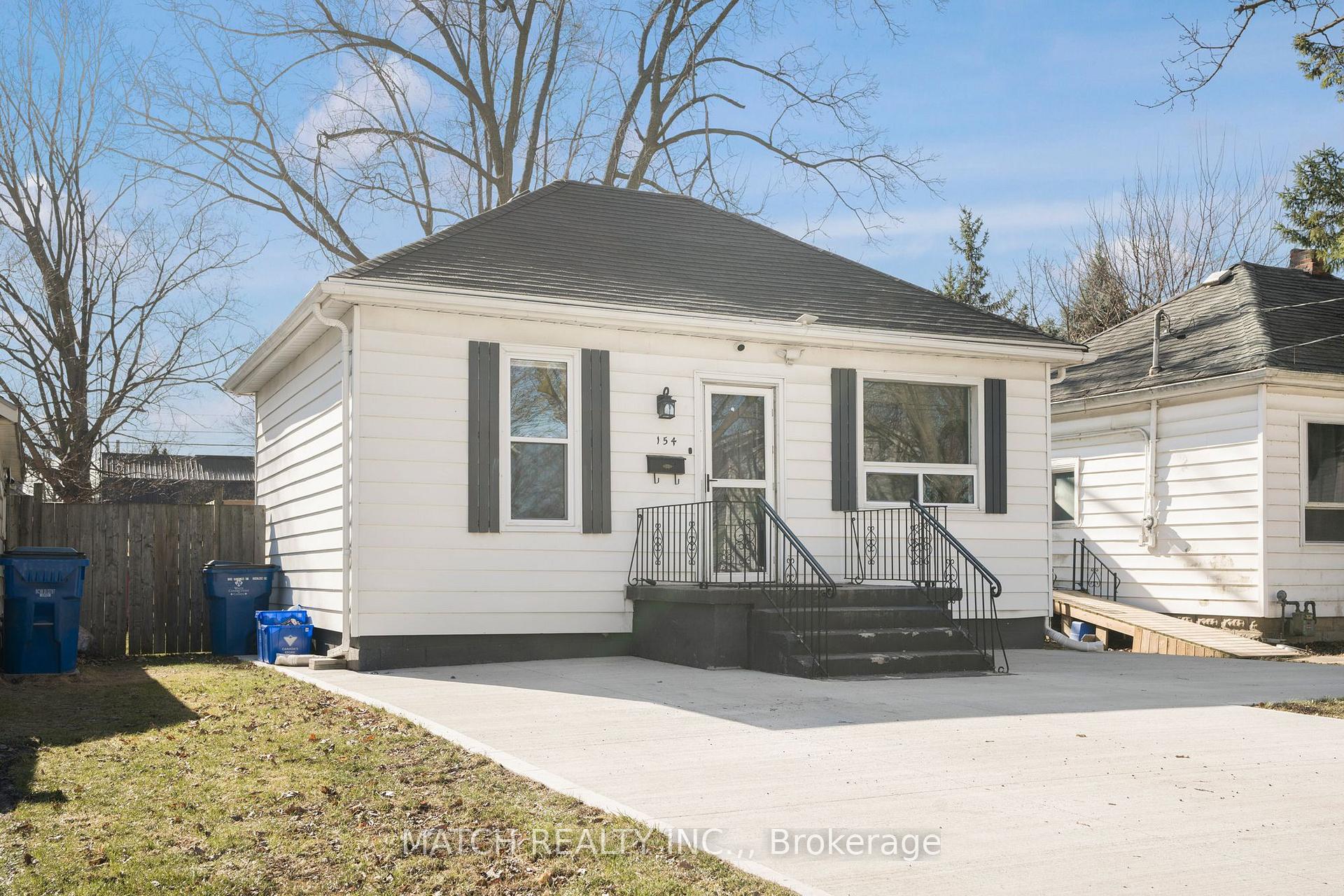 Front of 154 Selkirk Street