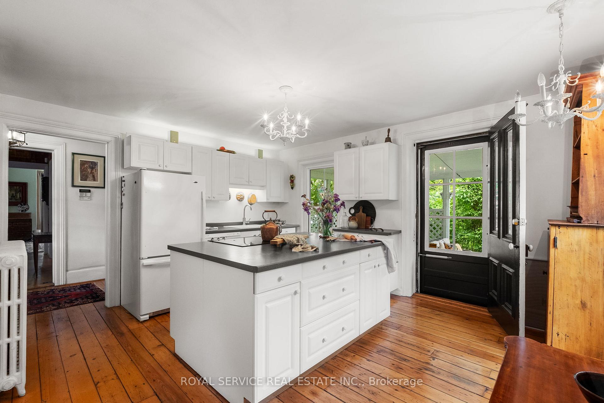 Photo 14 of 303 Henry Street, Cobourg — HOMEH