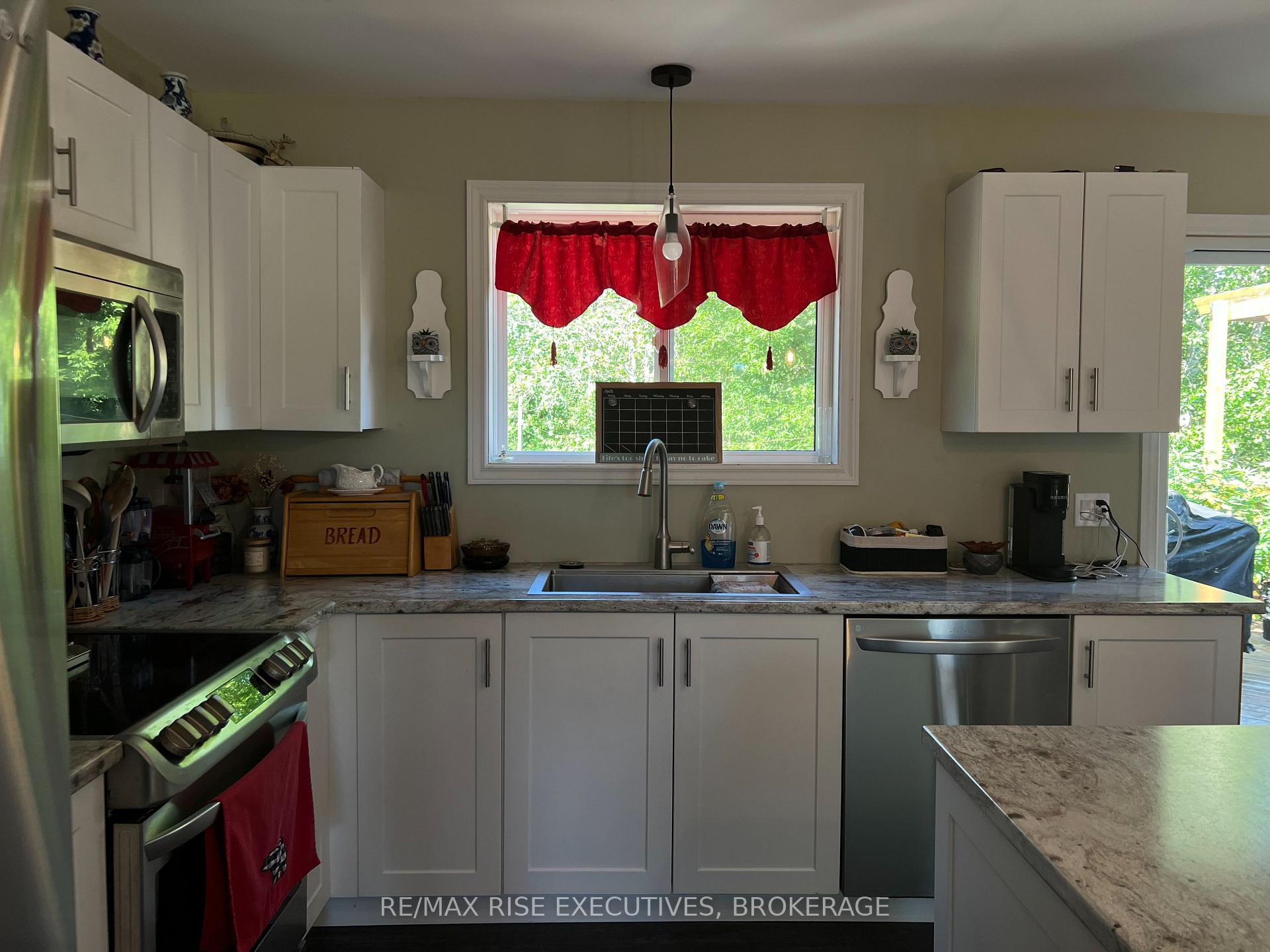 Photo 9 of 1002 School House Road, Central Frontenac, Frontenac Centre — HOMEH