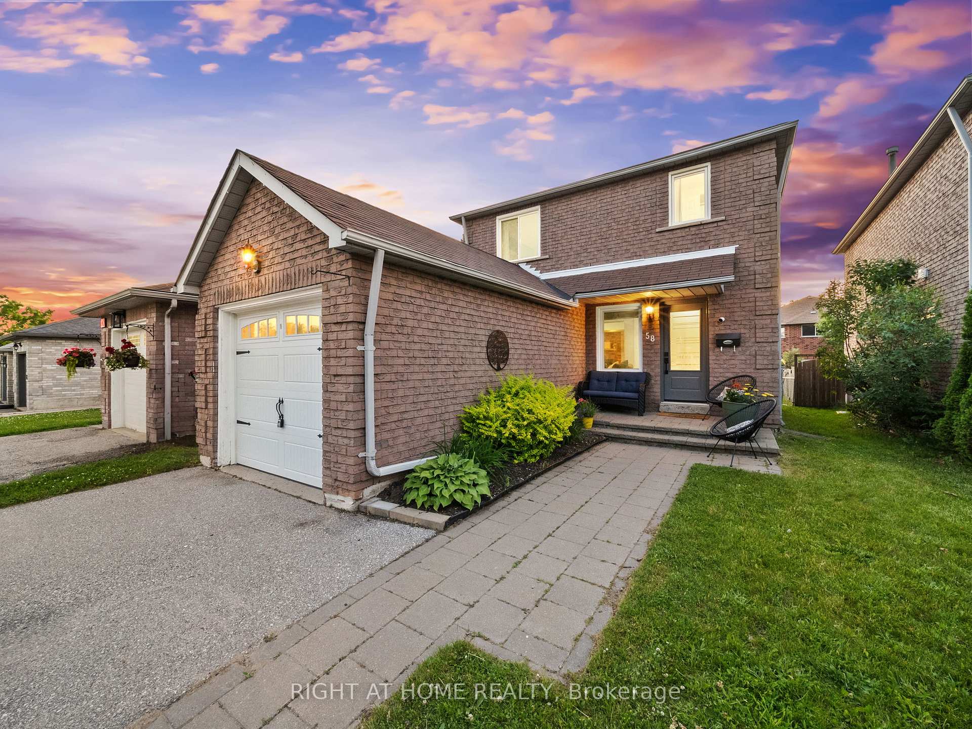 Photo 2 of 58 Delaney Crescent, Barrie, Northwest — HOMEH