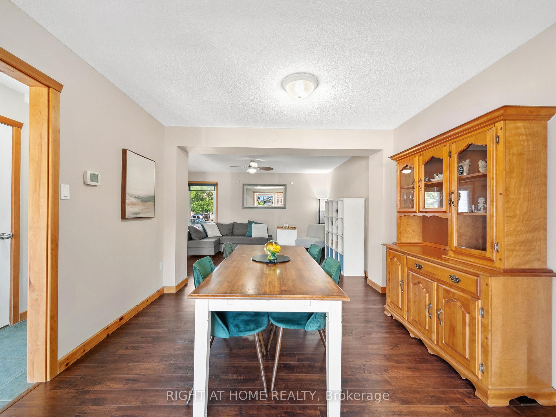 Photo 7 of 58 Delaney Crescent, Barrie, Northwest — HOMEH