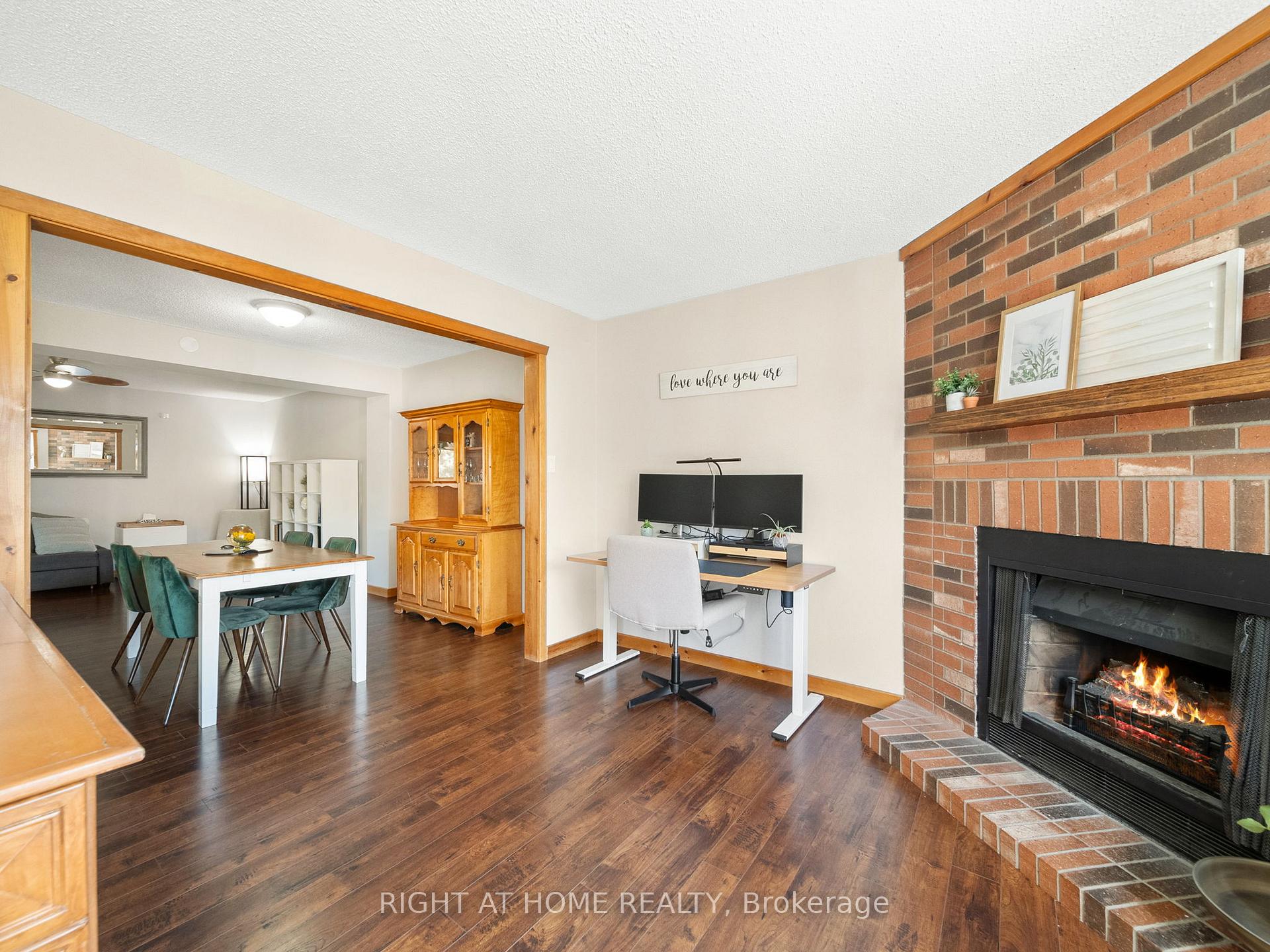 Photo 9 of 58 Delaney Crescent, Barrie, Northwest — HOMEH