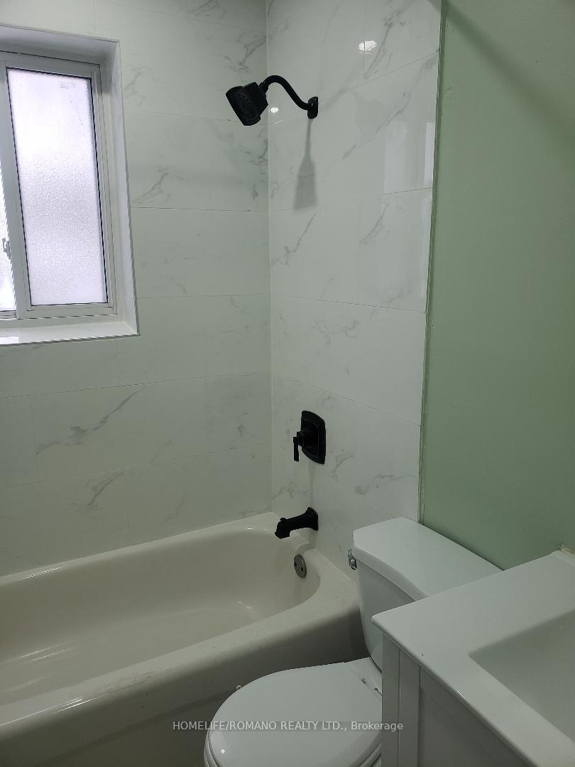 Photo 5 of Unit Upper, 88 Louisa Street, Caledon, Bolton East — HOMEH