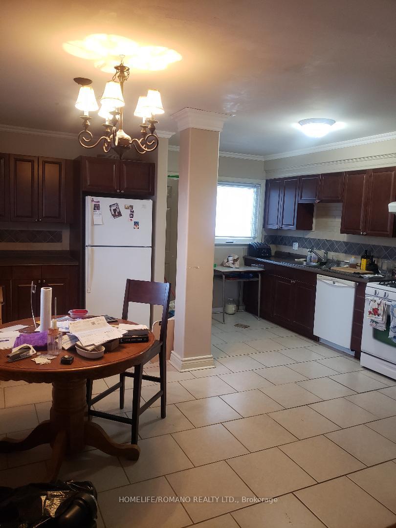 Photo 6 of Unit Upper, 88 Louisa Street, Caledon, Bolton East — HOMEH