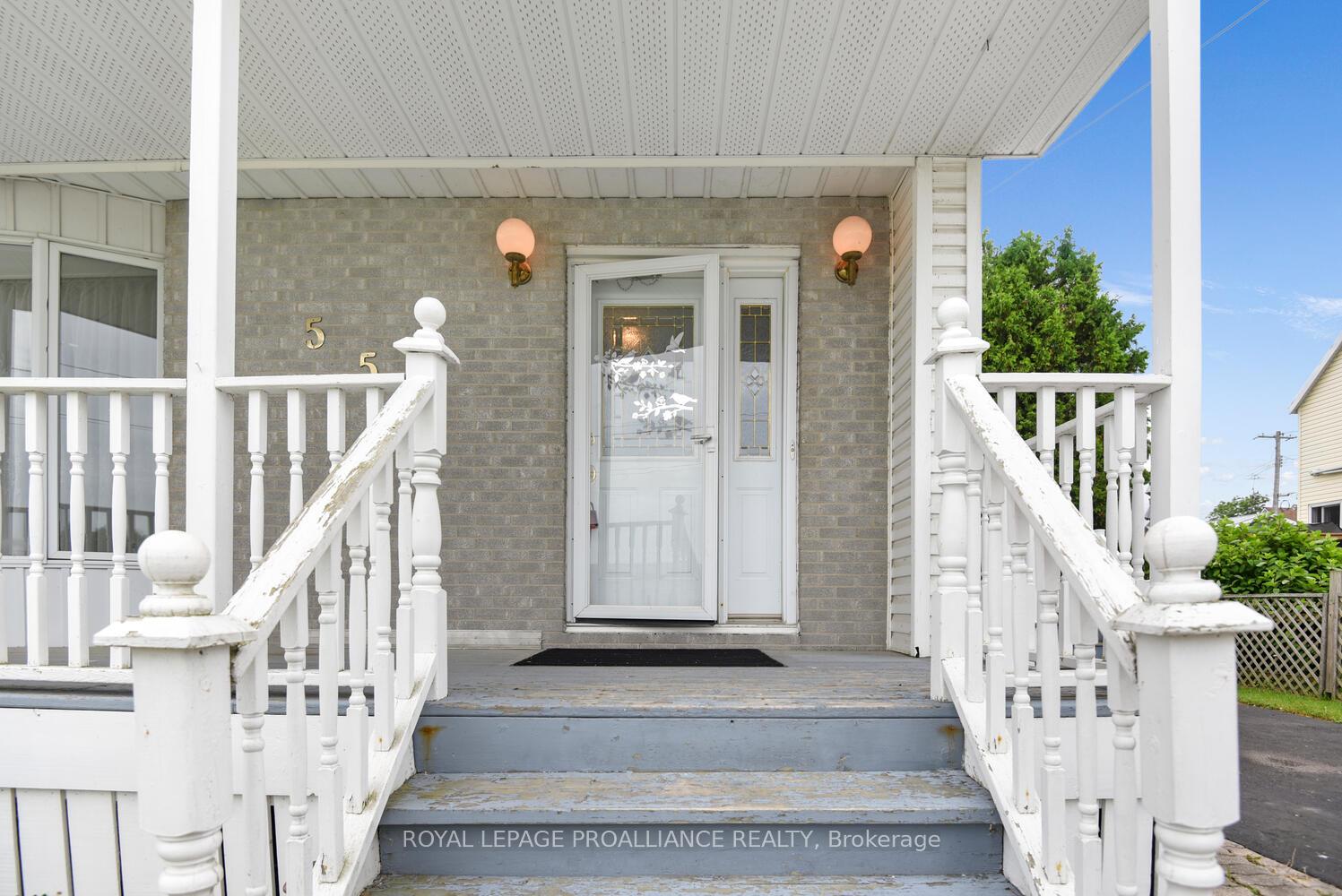 Photo 3 of 556 Middle Street, Edwardsburgh/Cardinal, Town of Cardinal — HOMEH