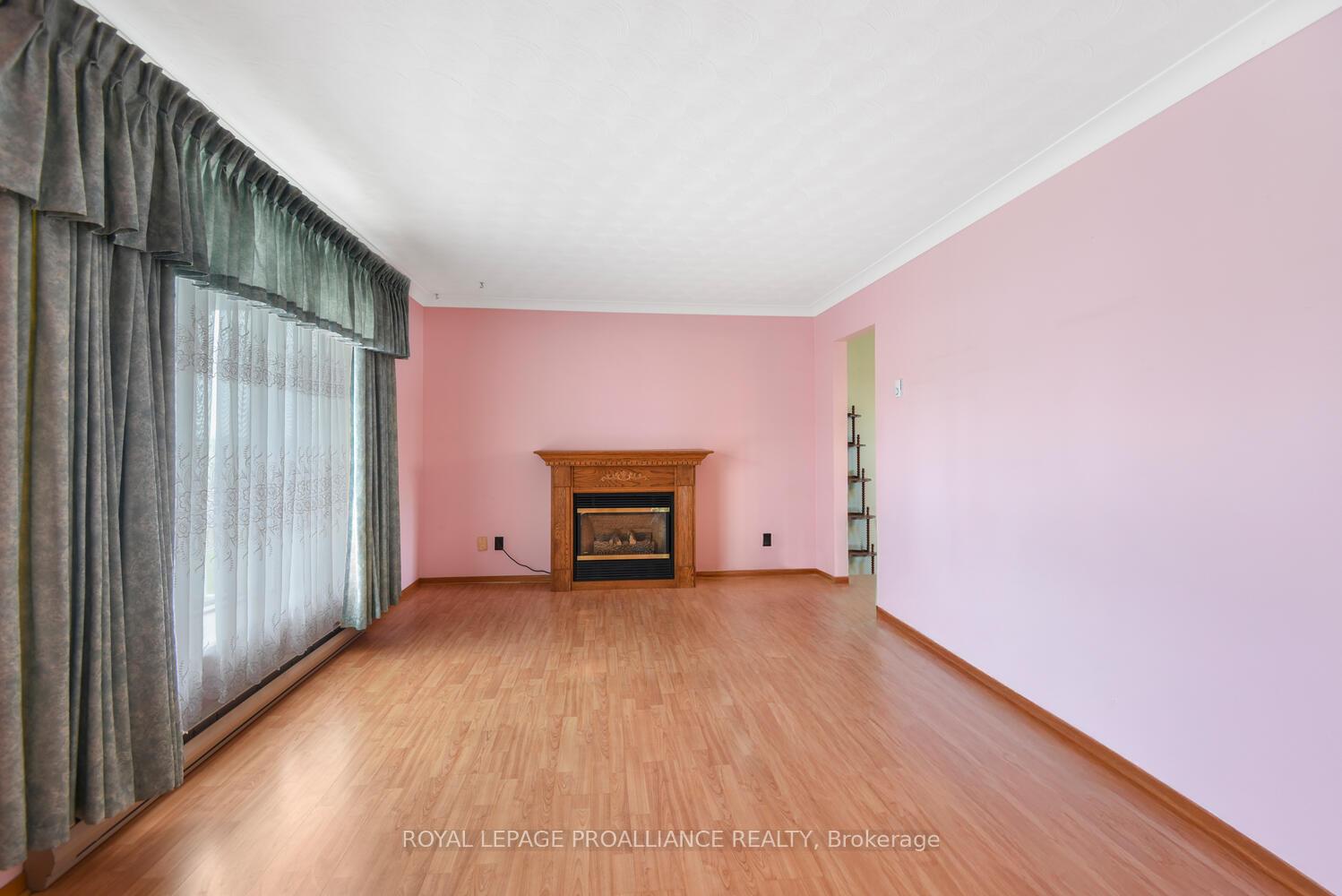 Photo 5 of 556 Middle Street, Edwardsburgh/Cardinal, Town of Cardinal — HOMEH