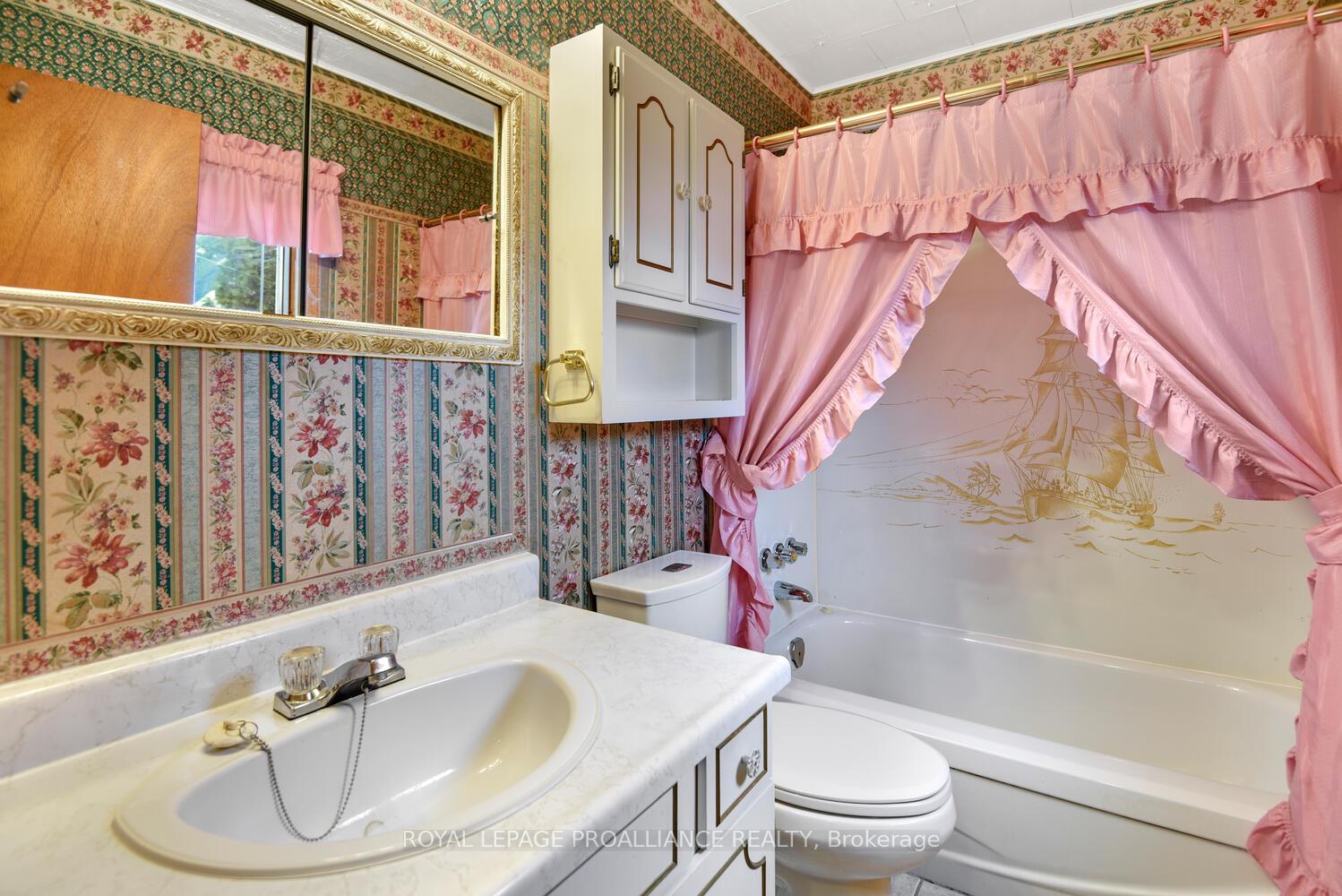 Photo 11 of 556 Middle Street, Edwardsburgh/Cardinal, Town of Cardinal — HOMEH