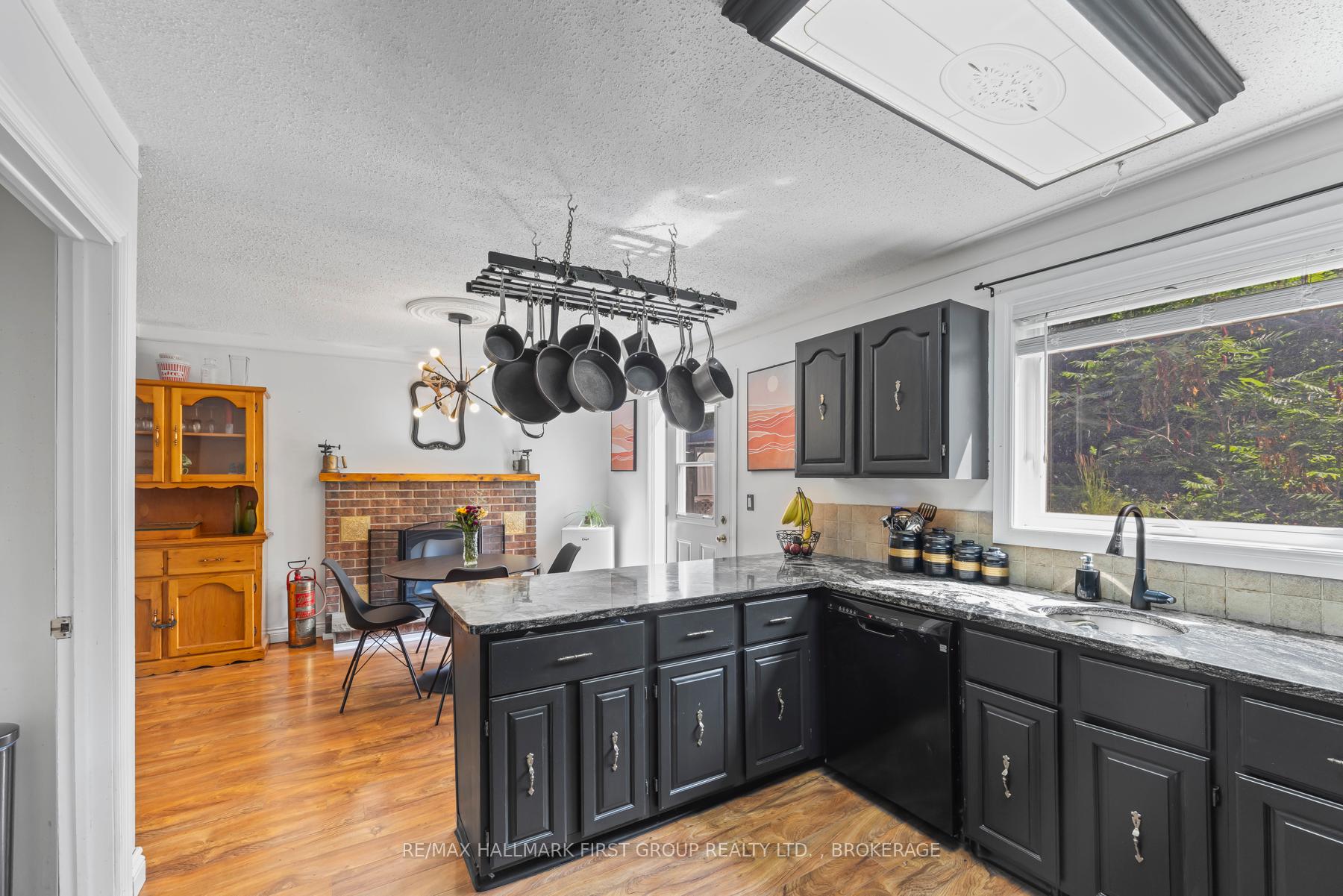 Photo 9 of 1086 Moon Road, Central Frontenac, Frontenac Centre — HOMEH