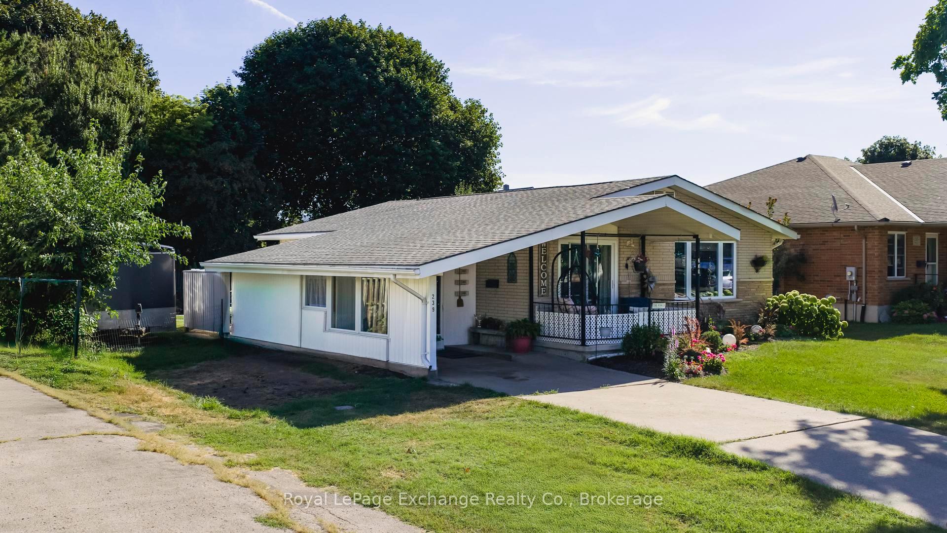 Photo 2 of 239 Mary Street, Goderich, Goderich (Town) — HOMEH