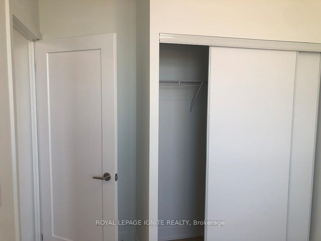 Photo 3 of Unit 1918, 2545 Simcoe Street N, Oshawa, Windfields — HOMEH