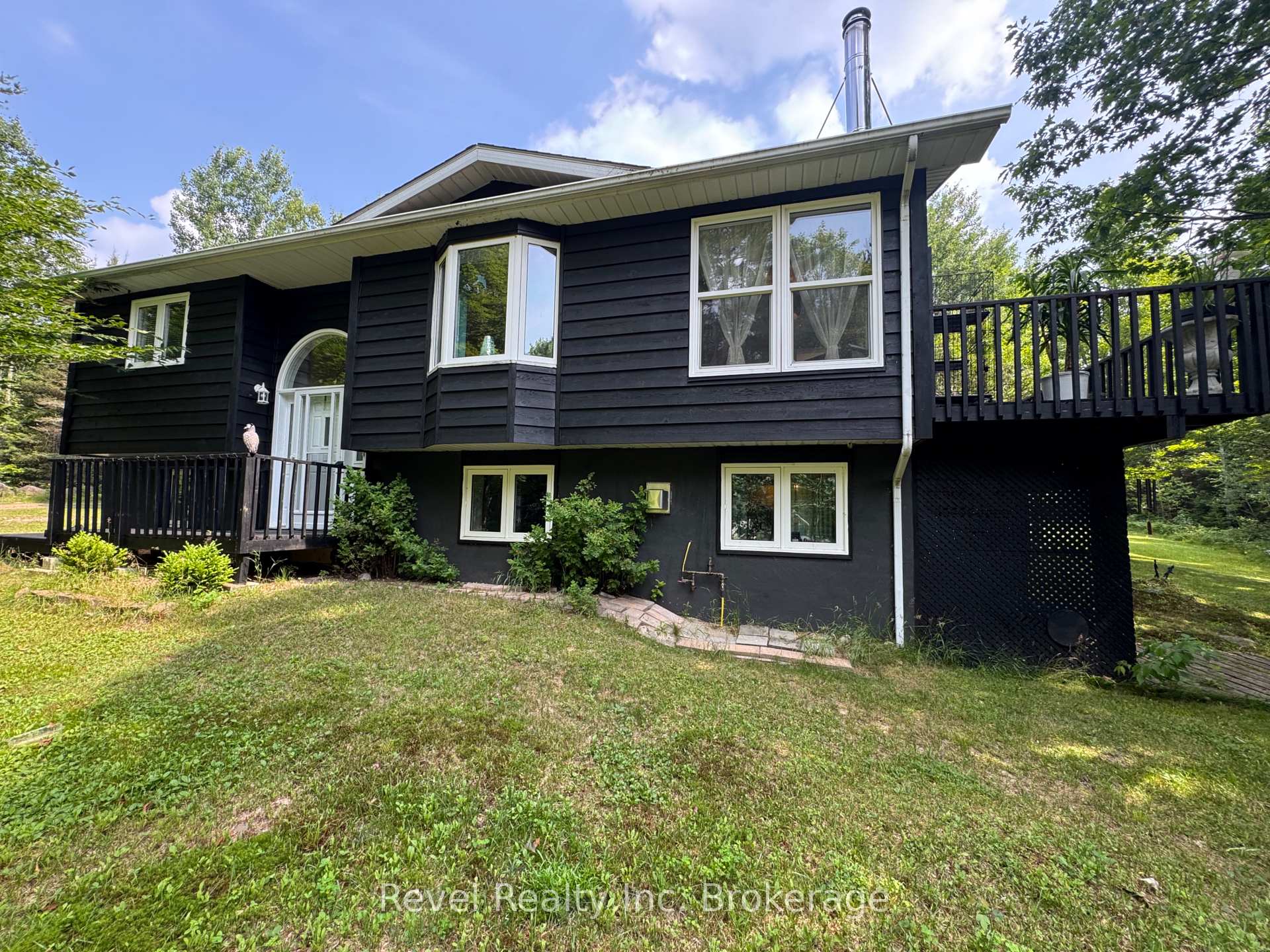 Front of 3221 Highway 17 E