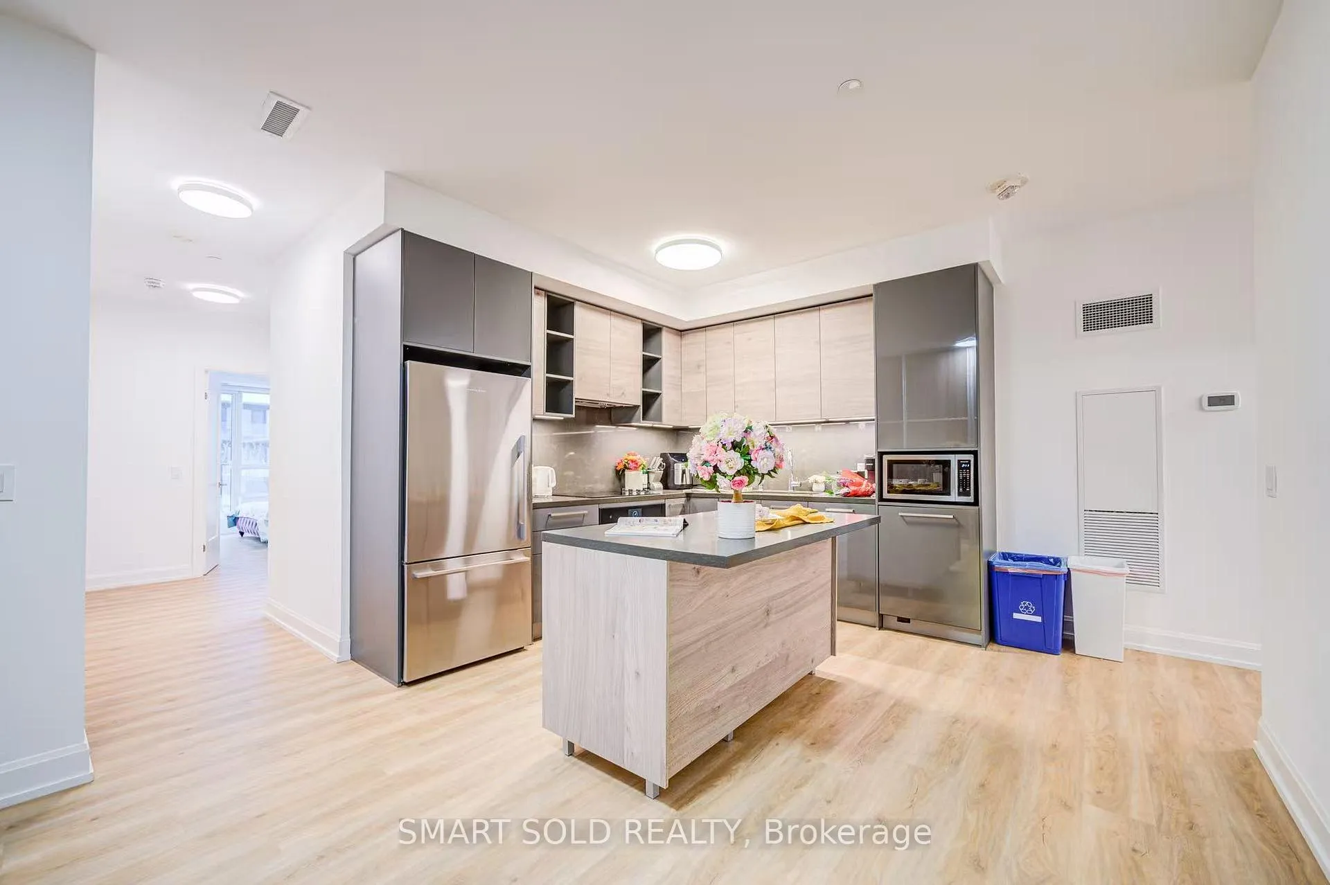 Photo 9 of Unit D 208, 38 Gandhi Lane, Markham, Commerce Valley — HOMEH