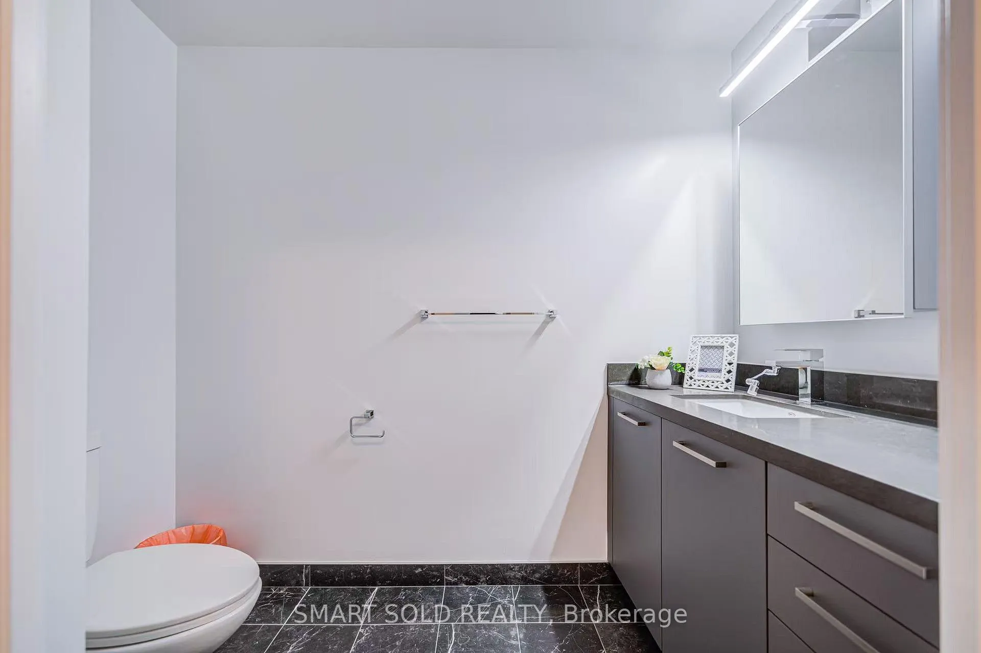 Photo 14 of Unit D 208, 38 Gandhi Lane, Markham, Commerce Valley — HOMEH